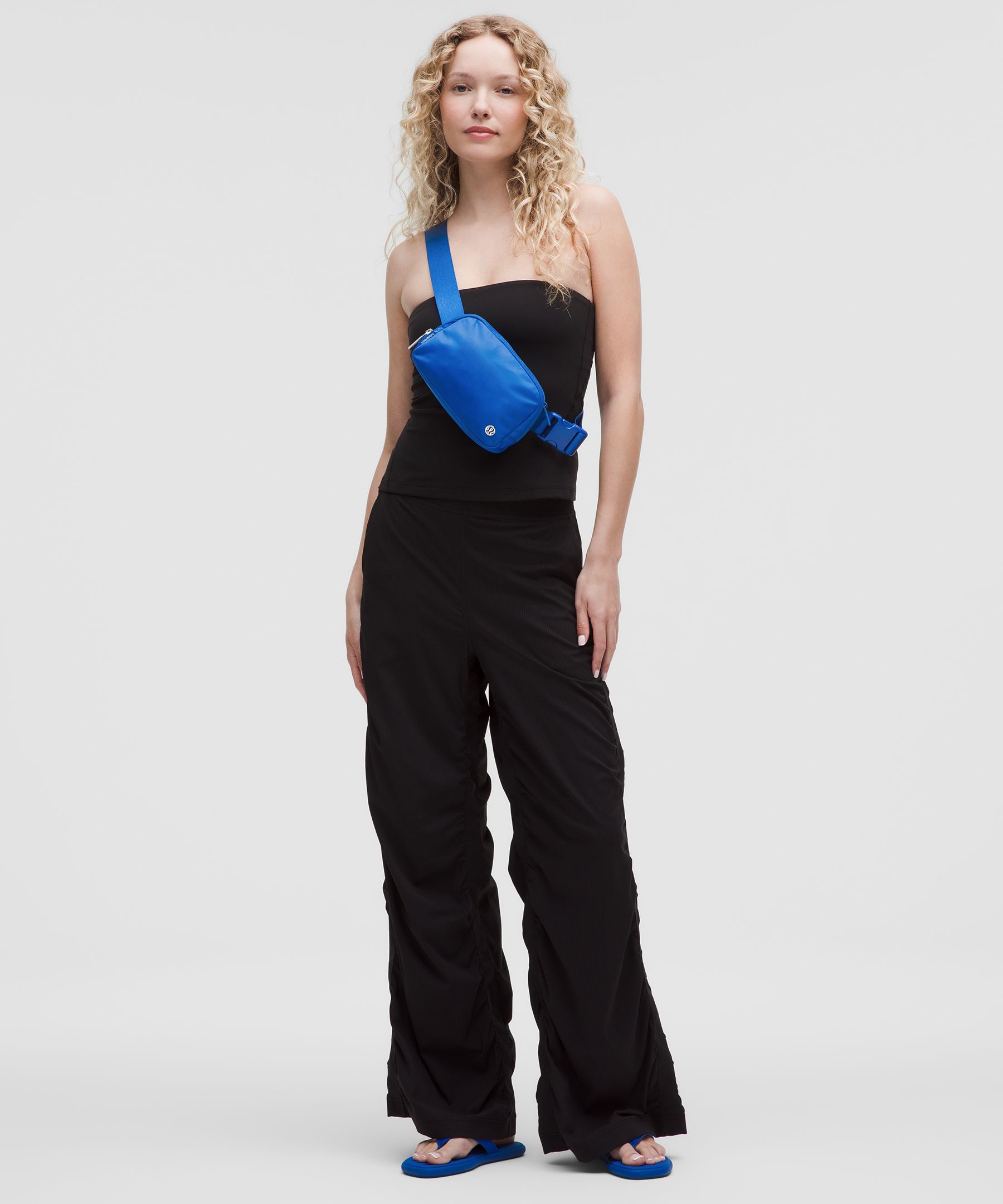 LULULEMON LULULEMON - EVERYWHERE BELT BAG WITH LONG STRAP 1L - BLUE/GALACTIC COBALT 