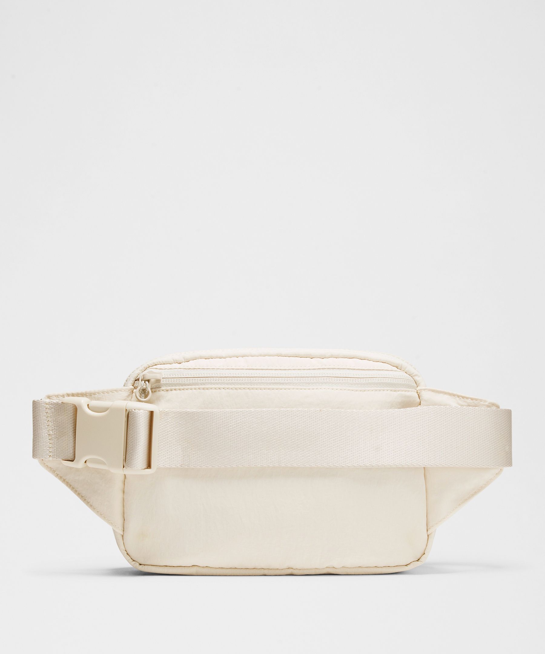 LULULEMON LULULEMON - EVERYWHERE BELT BAG LARGE WITH LONG STRAP 2L - WHITE/LIGHT IVORY 