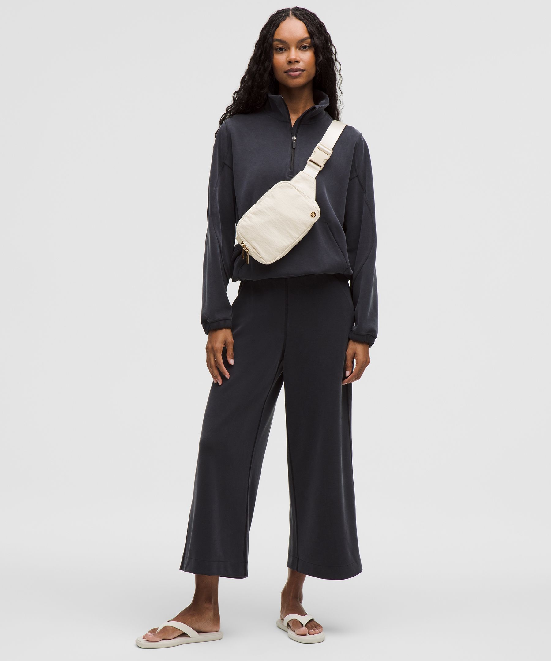 LULULEMON LULULEMON - EVERYWHERE BELT BAG LARGE WITH LONG STRAP 2L - WHITE/LIGHT IVORY 