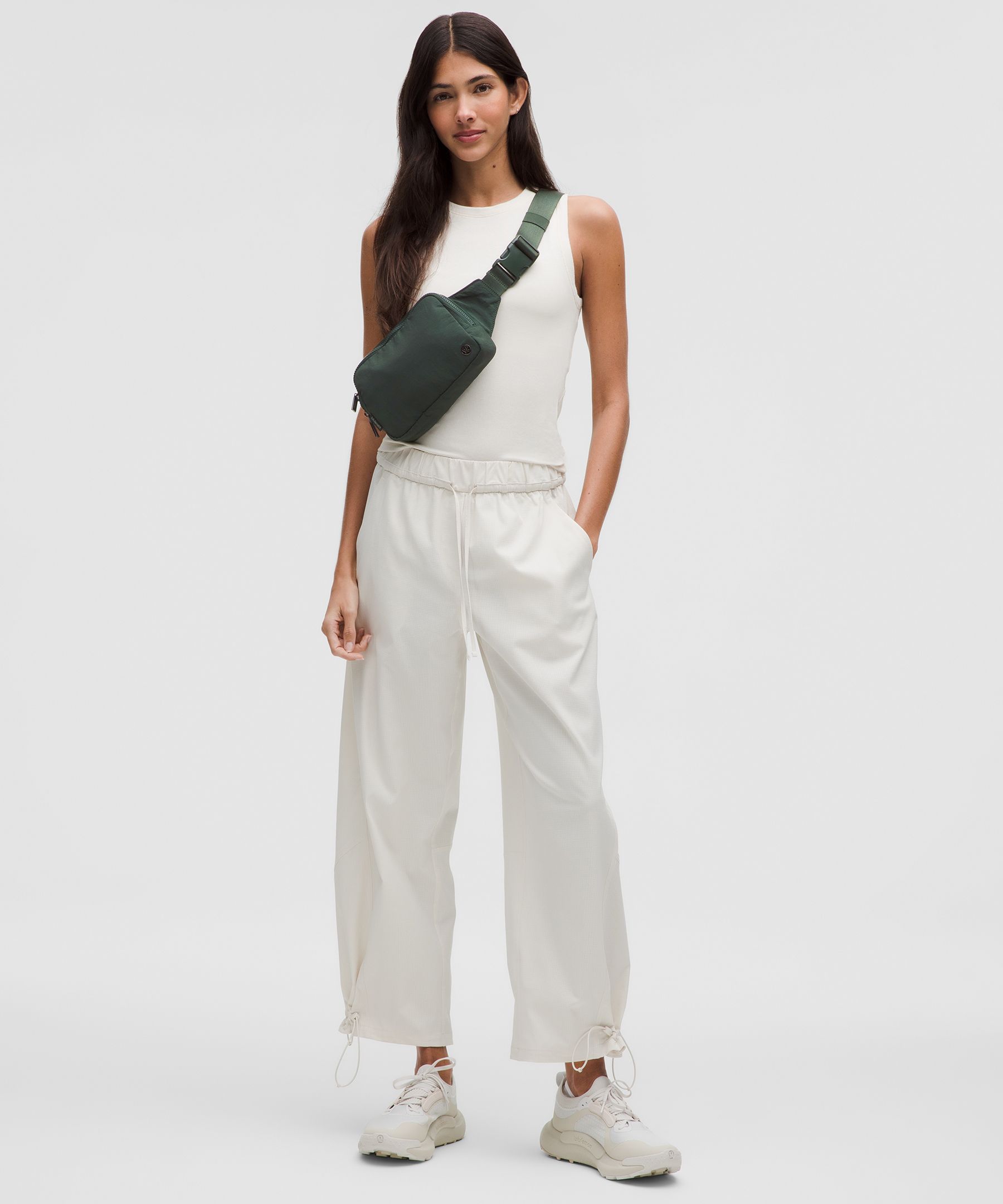 LULULEMON LULULEMON - EVERYWHERE BELT BAG LARGE WITH LONG STRAP 2L - RAINFOREST GREEN 