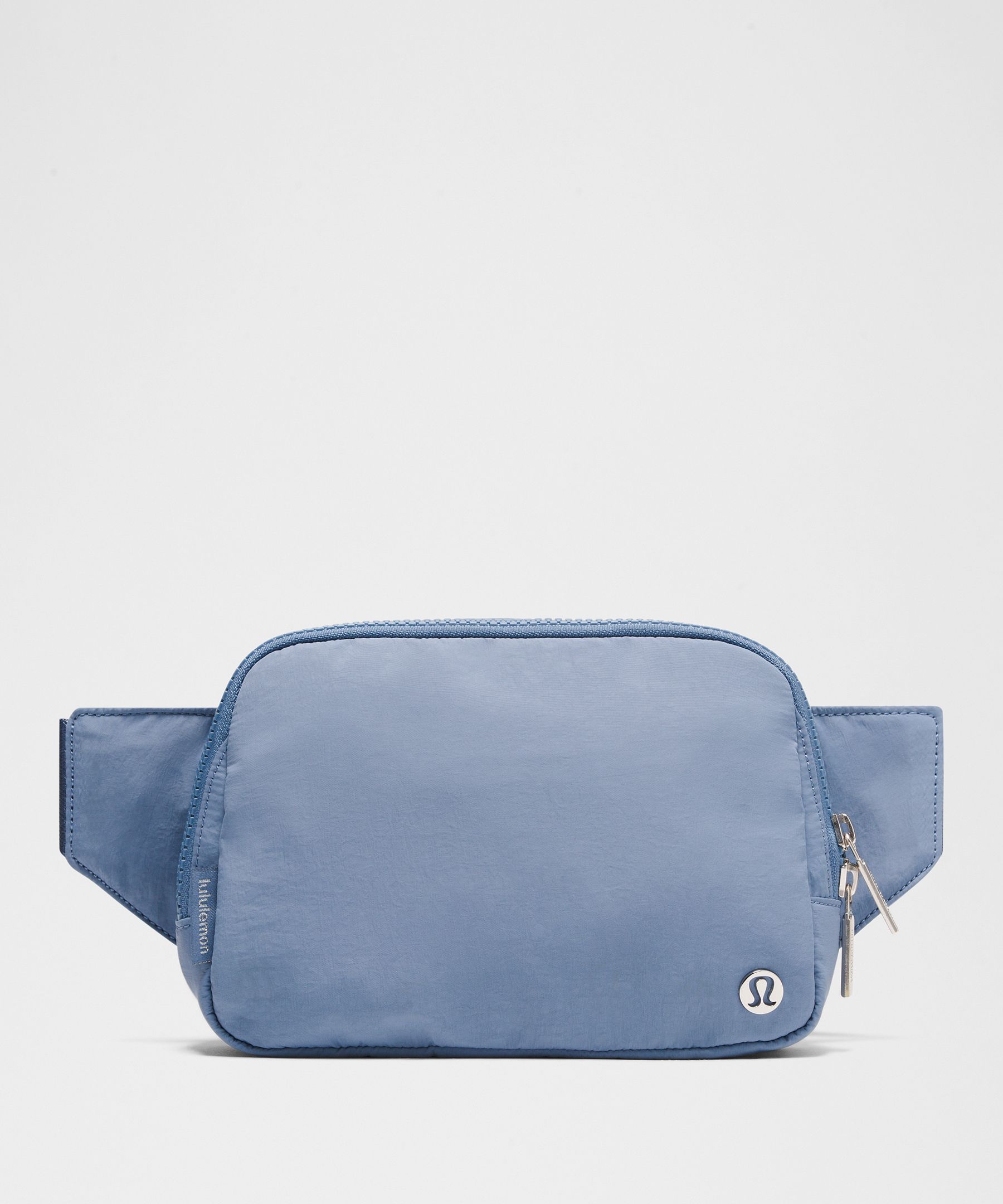LULULEMON LULULEMON - EVERYWHERE BELT BAG LARGE WITH LONG STRAP 2L - BLUE/WASHED DENIM 
