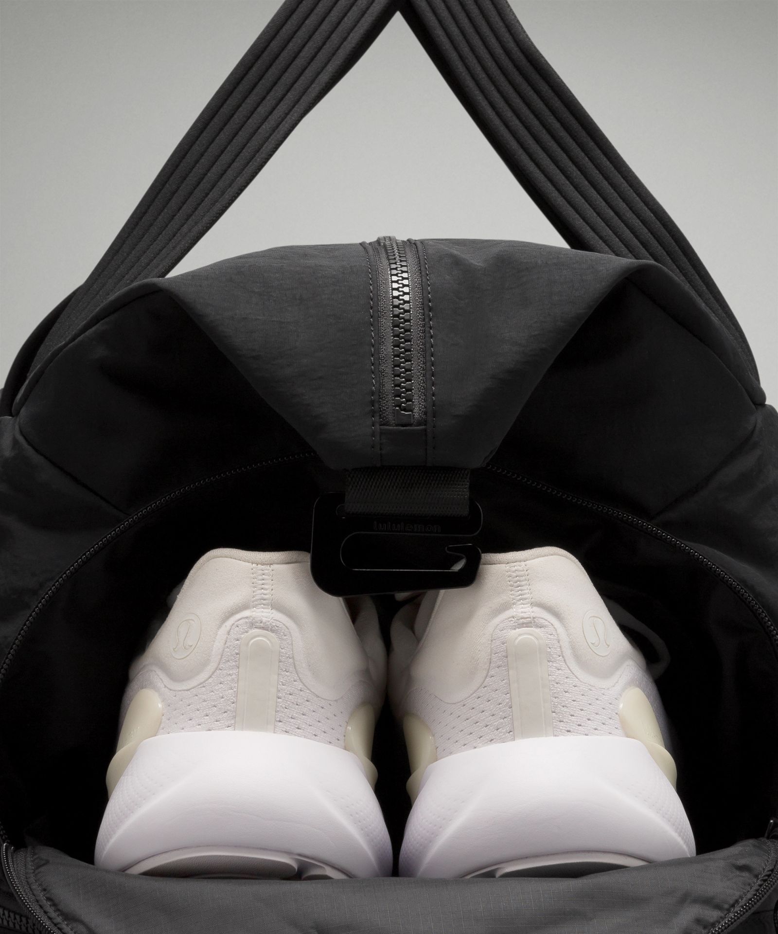 Спортивная сумка Lululemon 3-in-1 Gym Duffle 30 л — фото 6