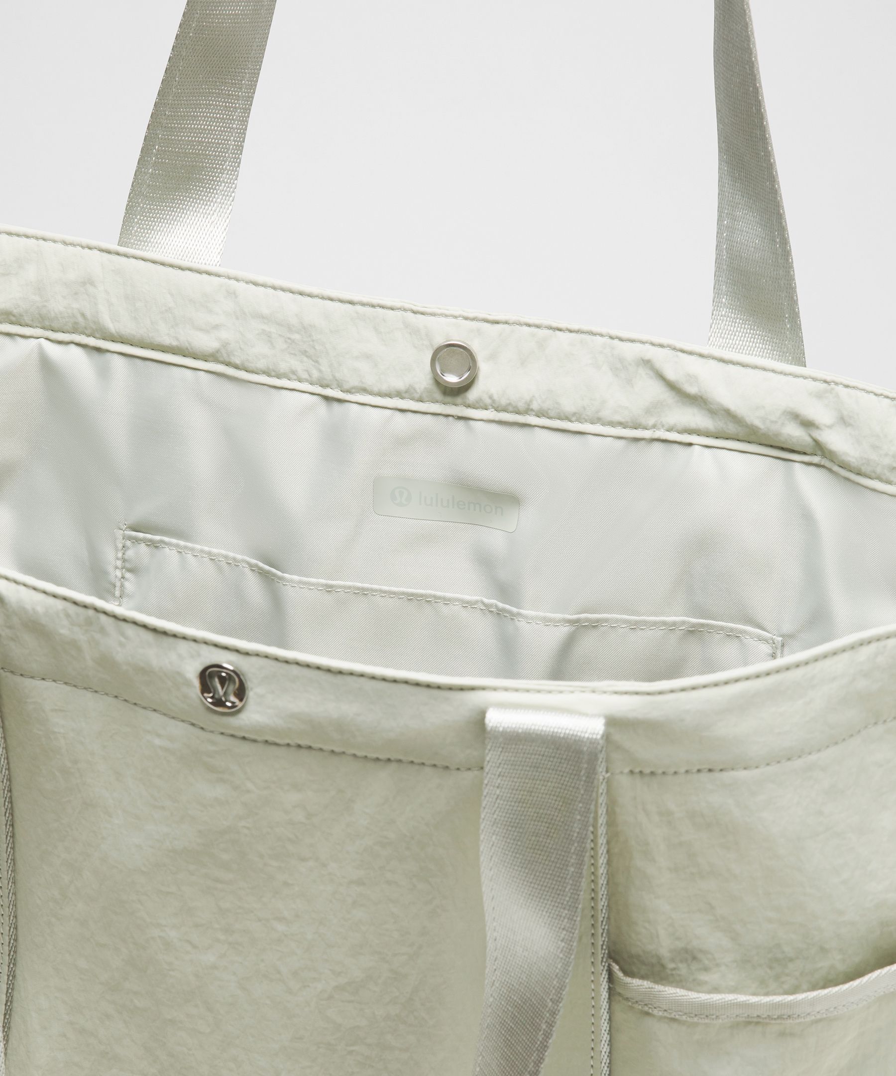 Daily Multi-Pocket Tote Bag 20L