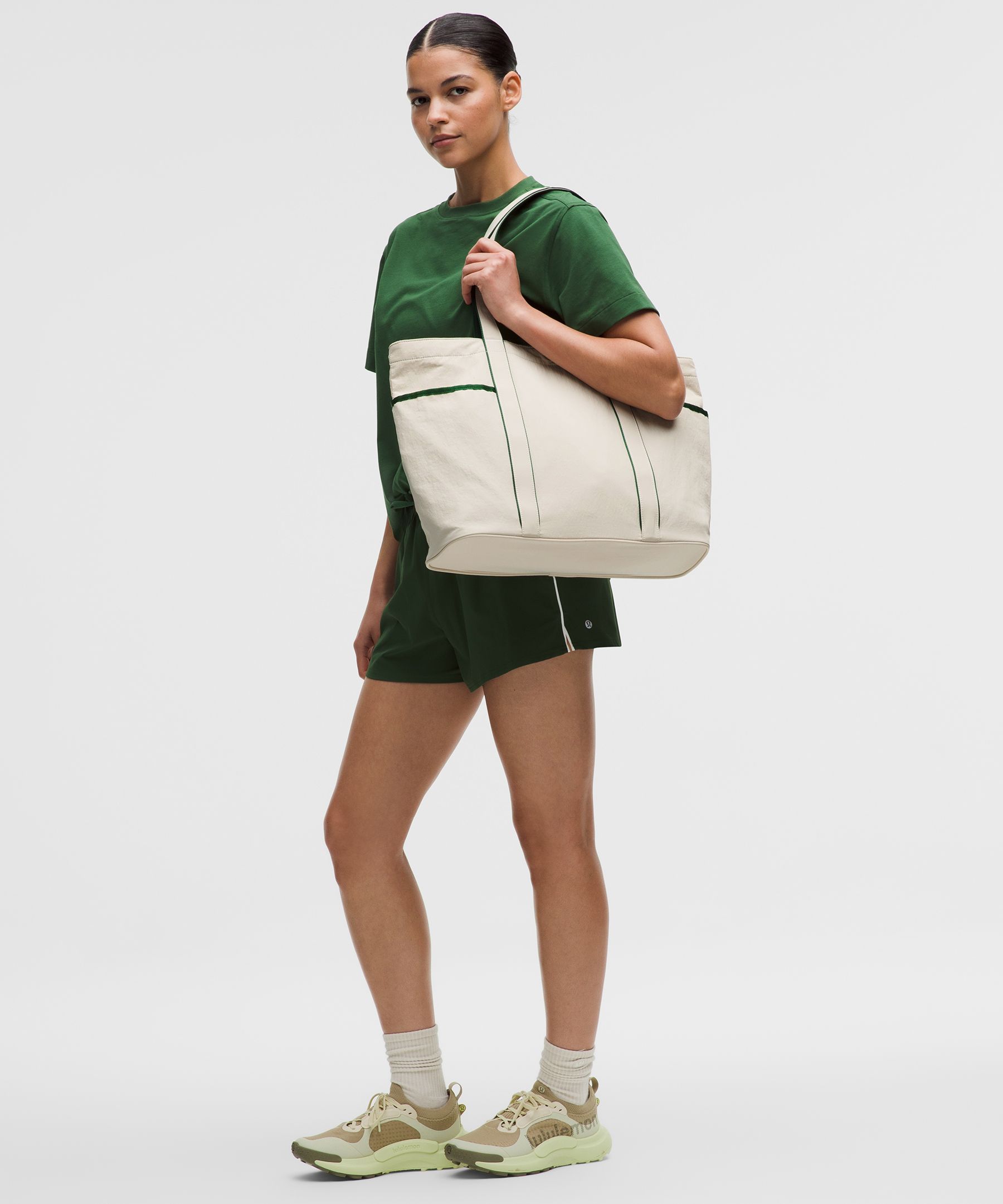 デイリーマルチポケット トートバッグ 20L | バッグ | Lululemon JP