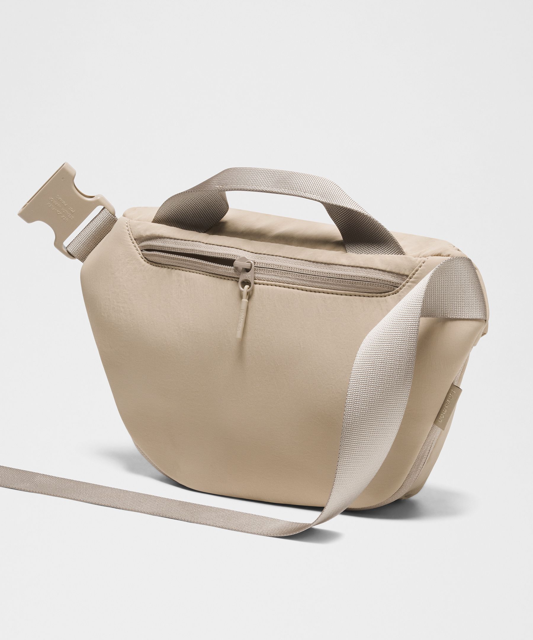 Sac bandouli&egrave;re incurv&eacute; 3L