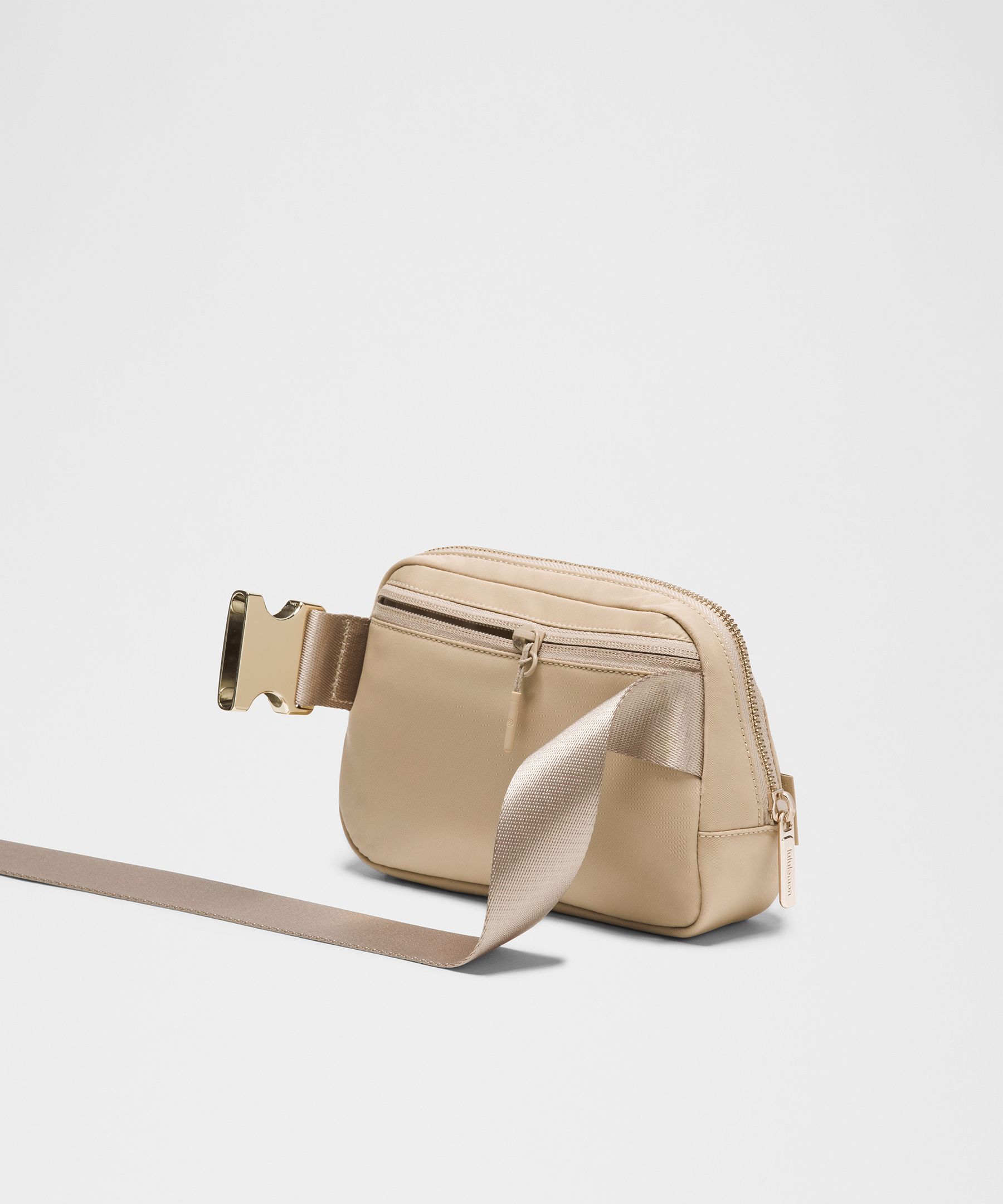Everywhere ベルトバッグ 1L *メタルハードウェア | バッグ | Lululemon JP