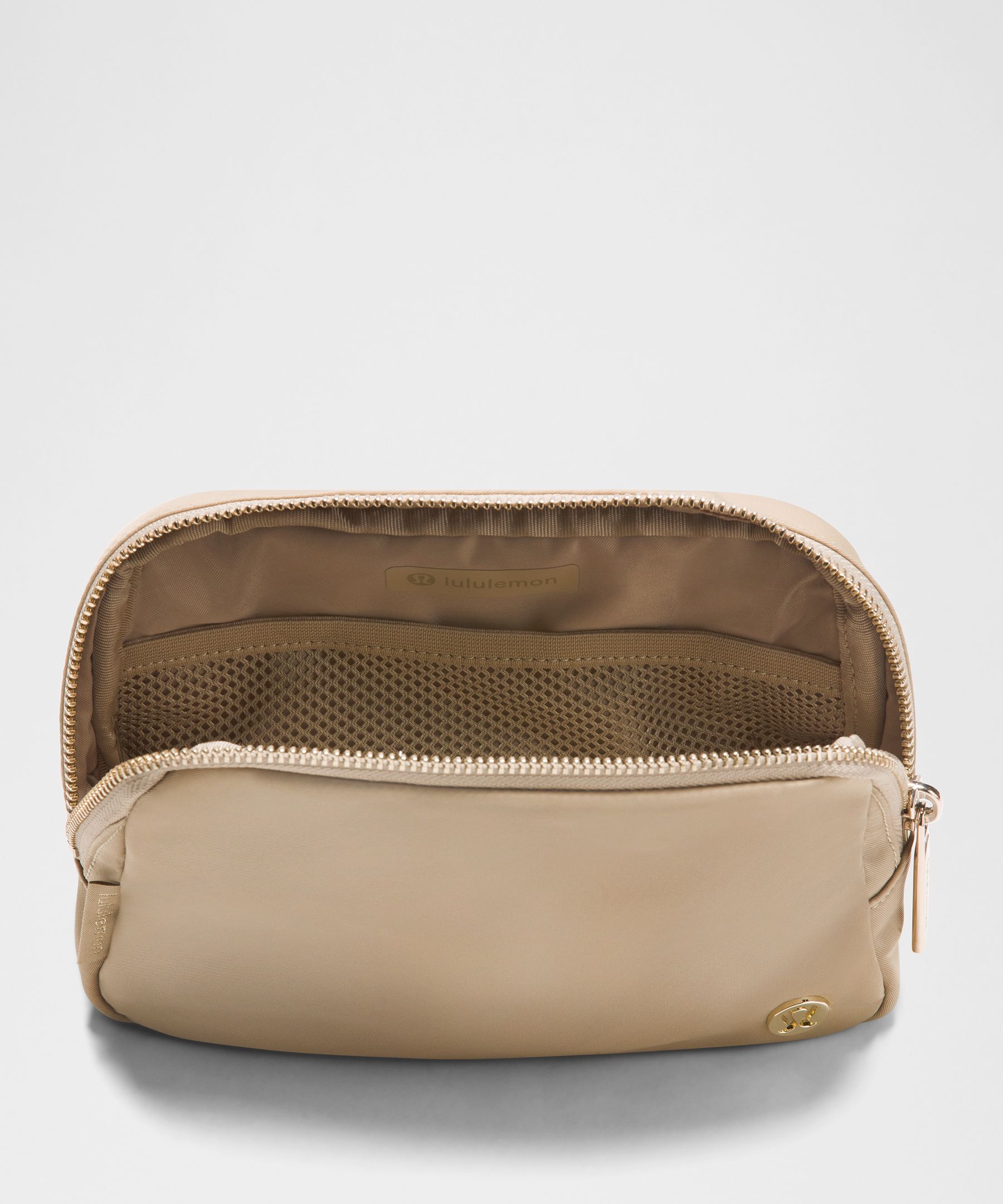 Everywhere ベルトバッグ 1L *メタルハードウェア | バッグ | Lululemon JP