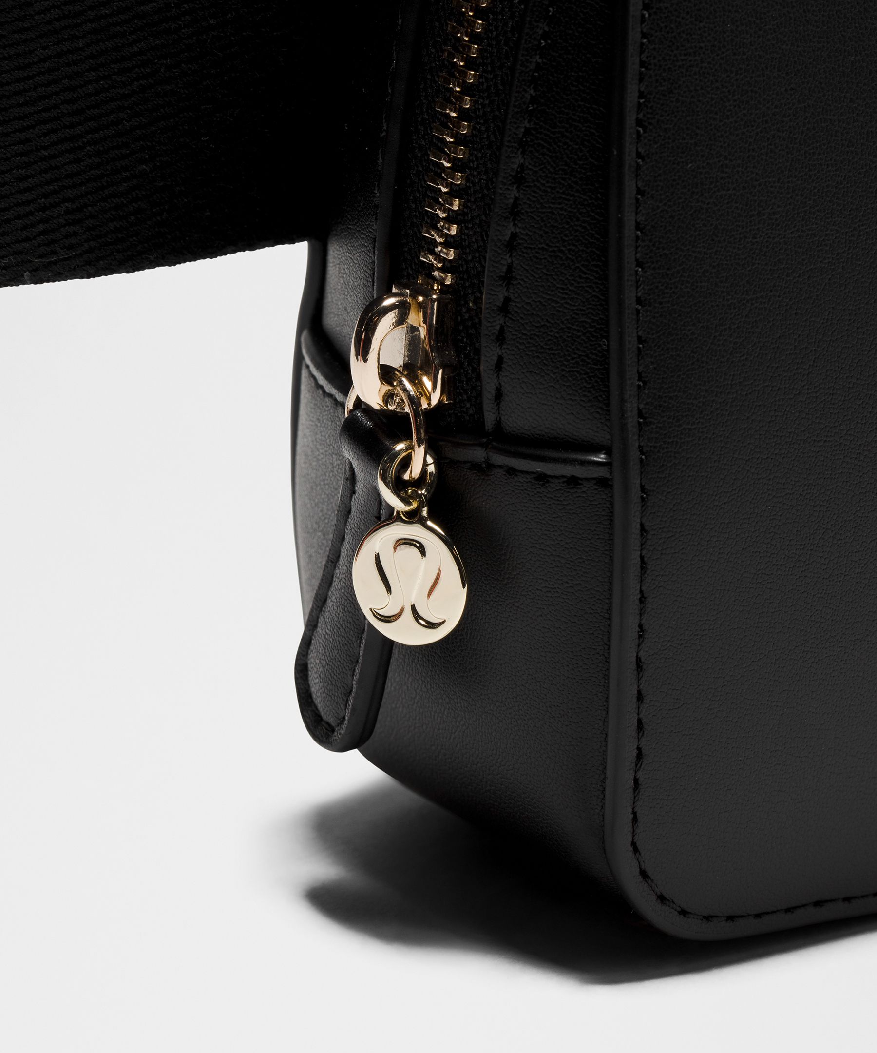 Lululemon Everywhere Belt Bag 1l