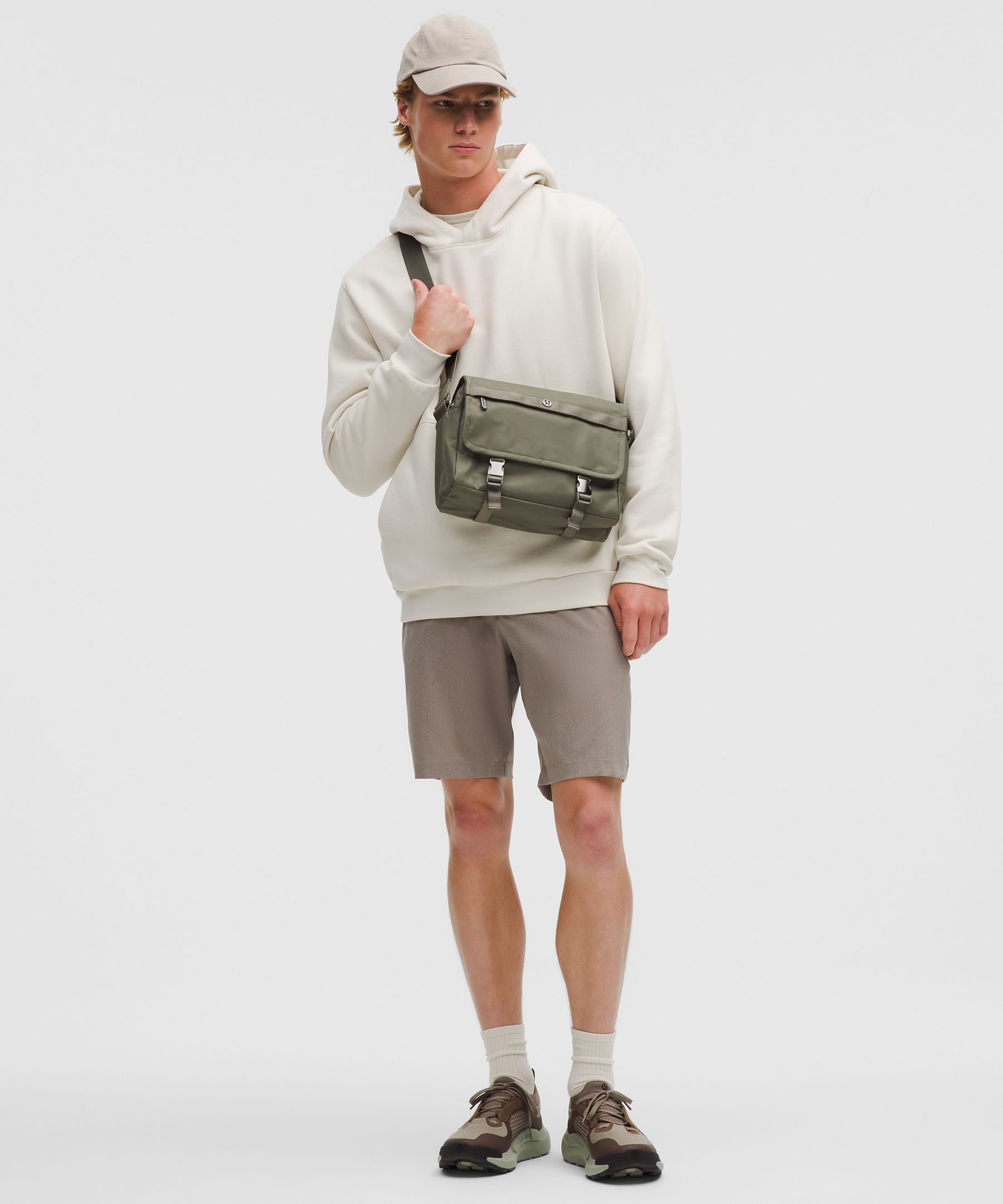 Lululemon Wunderlust Messenger Bag 6.5l