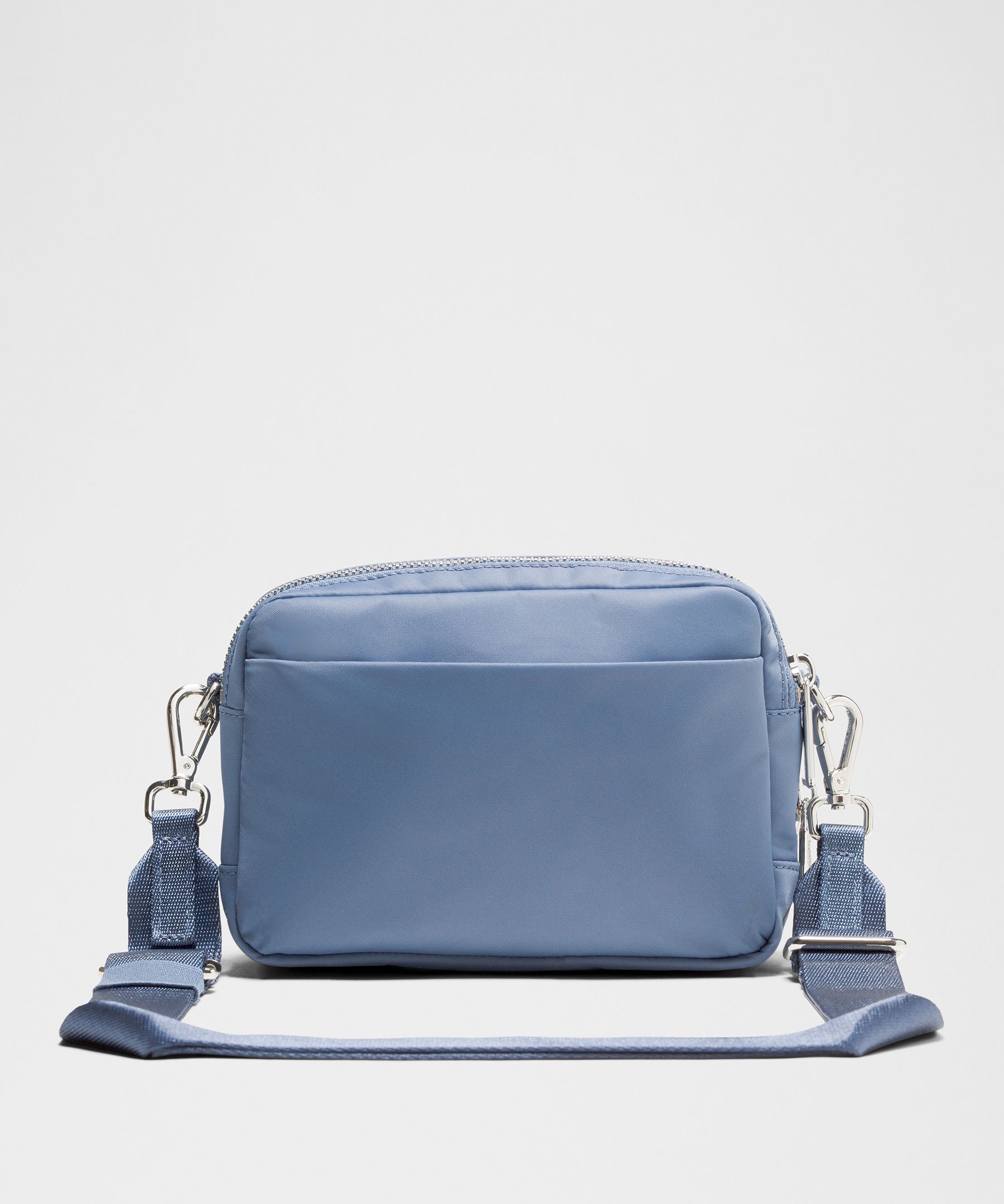 LULULEMON LULULEMON - EVERYWHERE CROSSBODY BAG 2L  - BLUE/WASHED DENIM/SILVER 