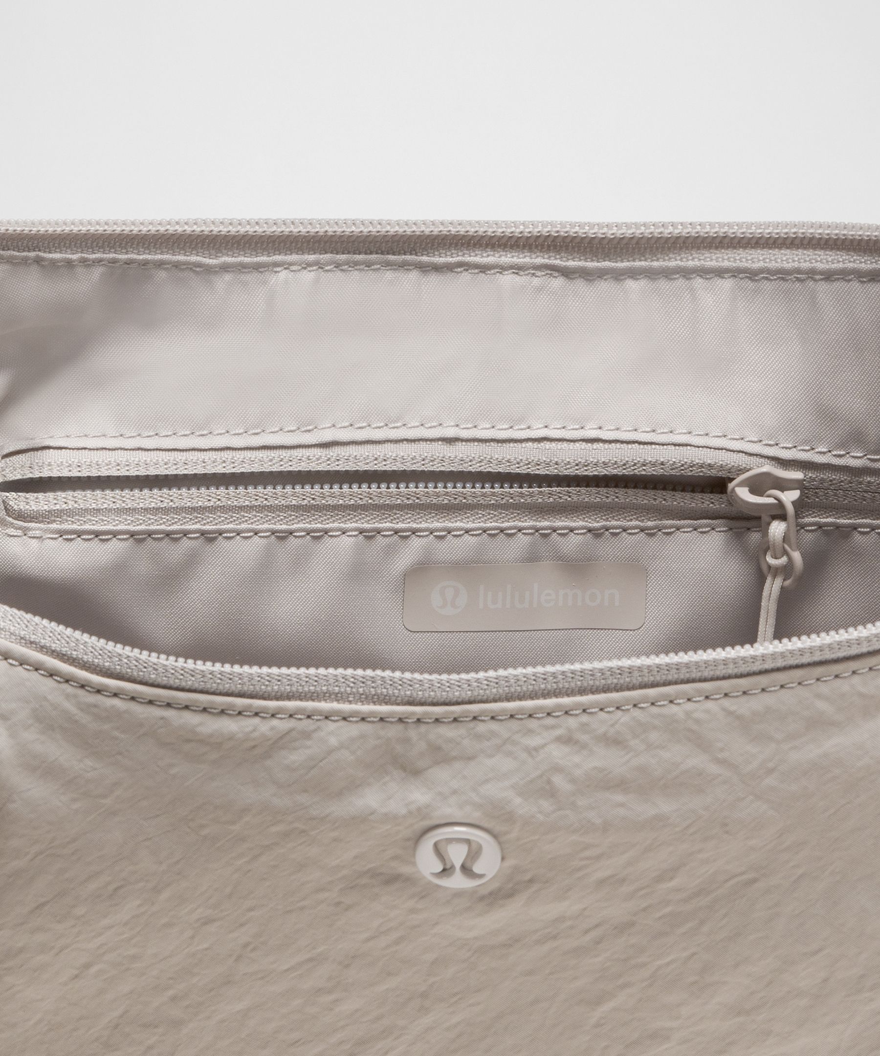 Slouchy Sling Bag 6L