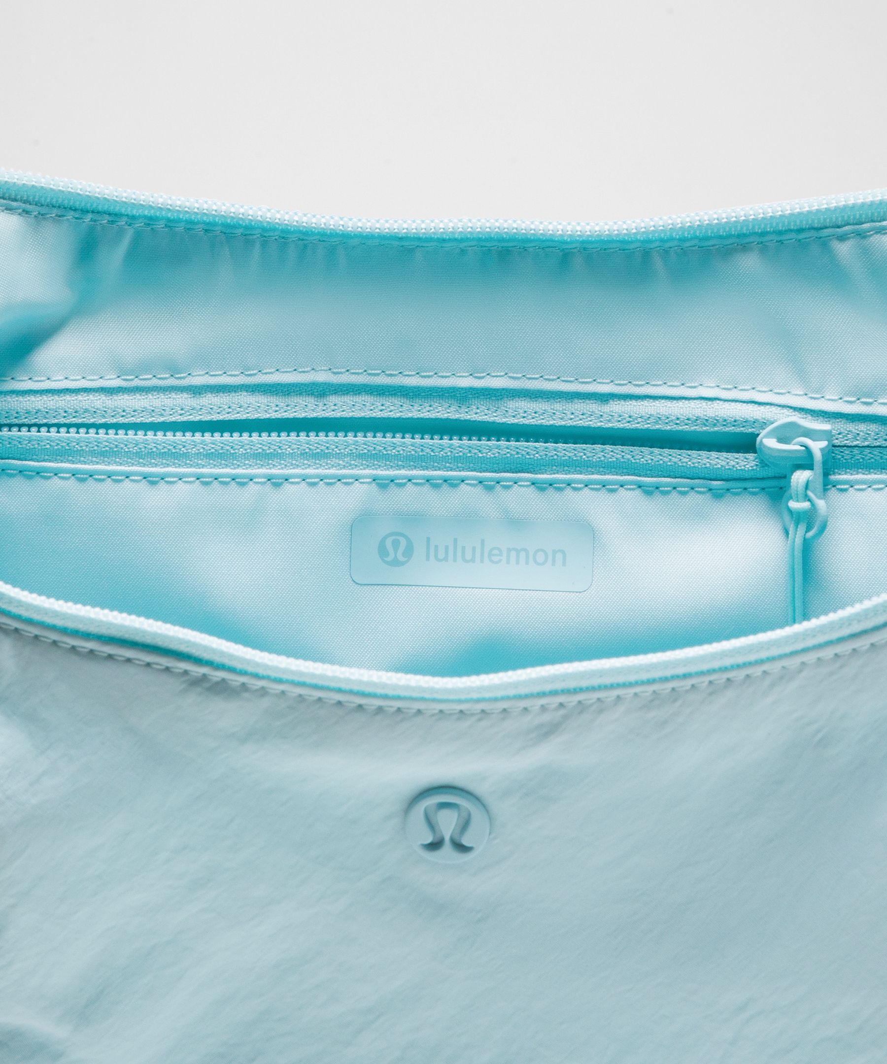 Slouchy Sling Bag 6L