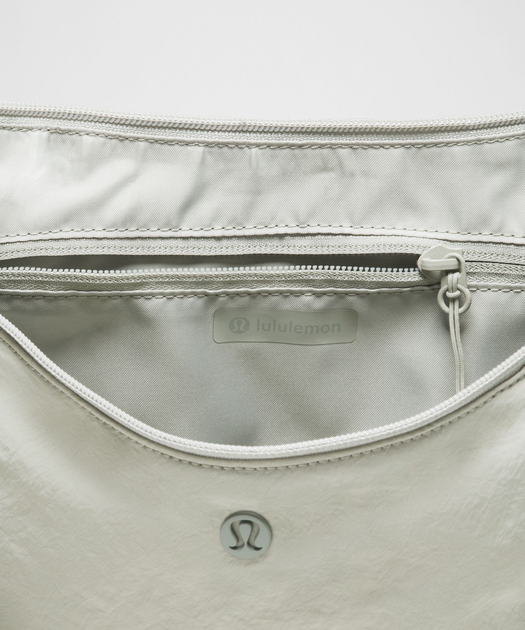 Slouchy Sling Bag 6L