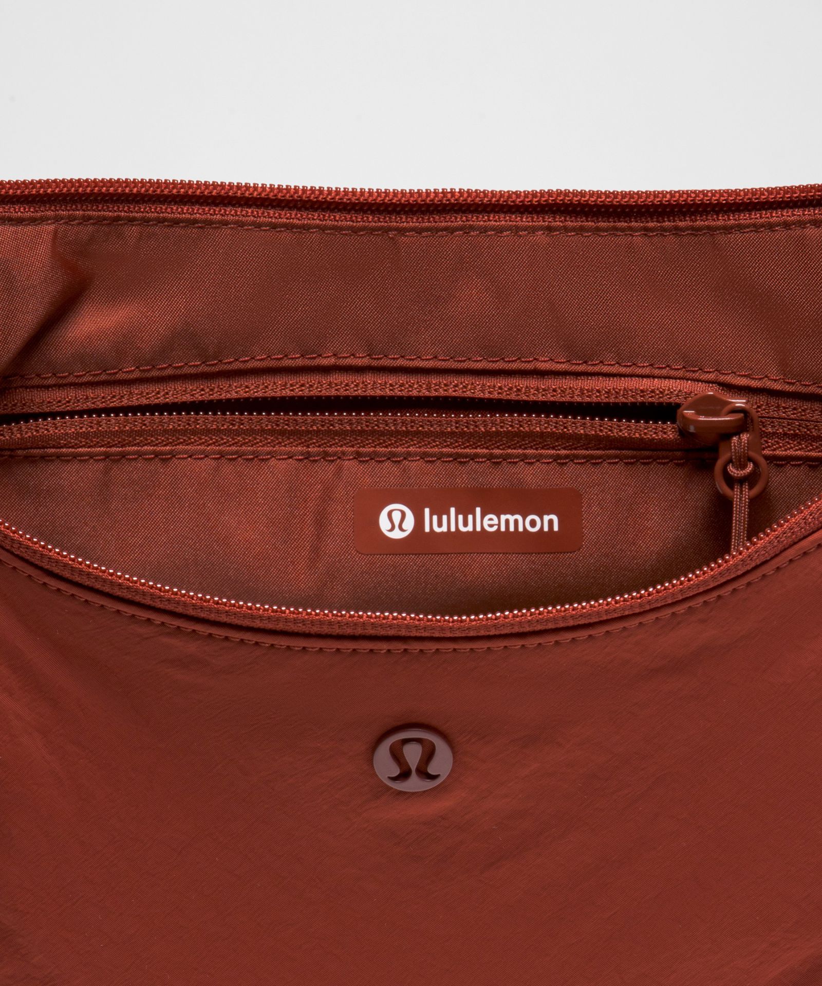 Сумка-слинг Lululemon Slouchy объёмом 6 л — фото 5