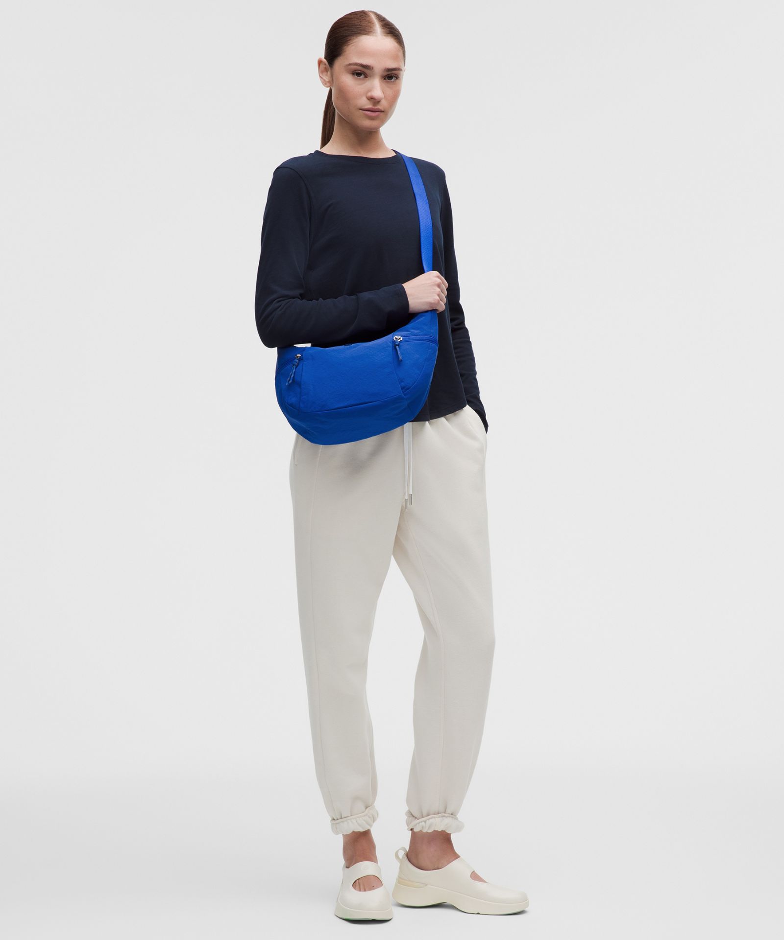 Сумка-слинг Lululemon Slouchy объёмом 6 л — фото 2