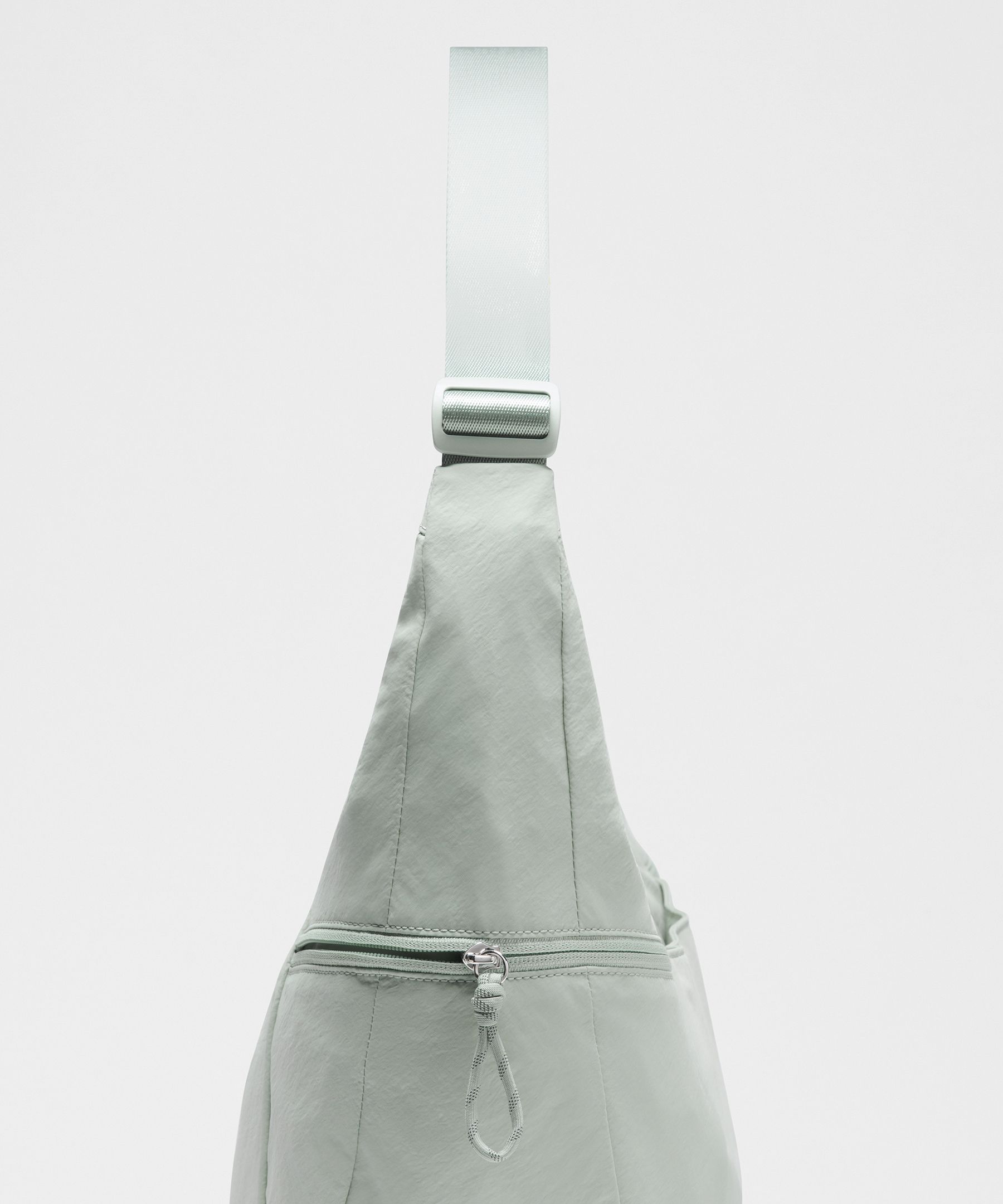 ラージ スラウチー スリングバッグ 13L | バッグ | Lululemon JP