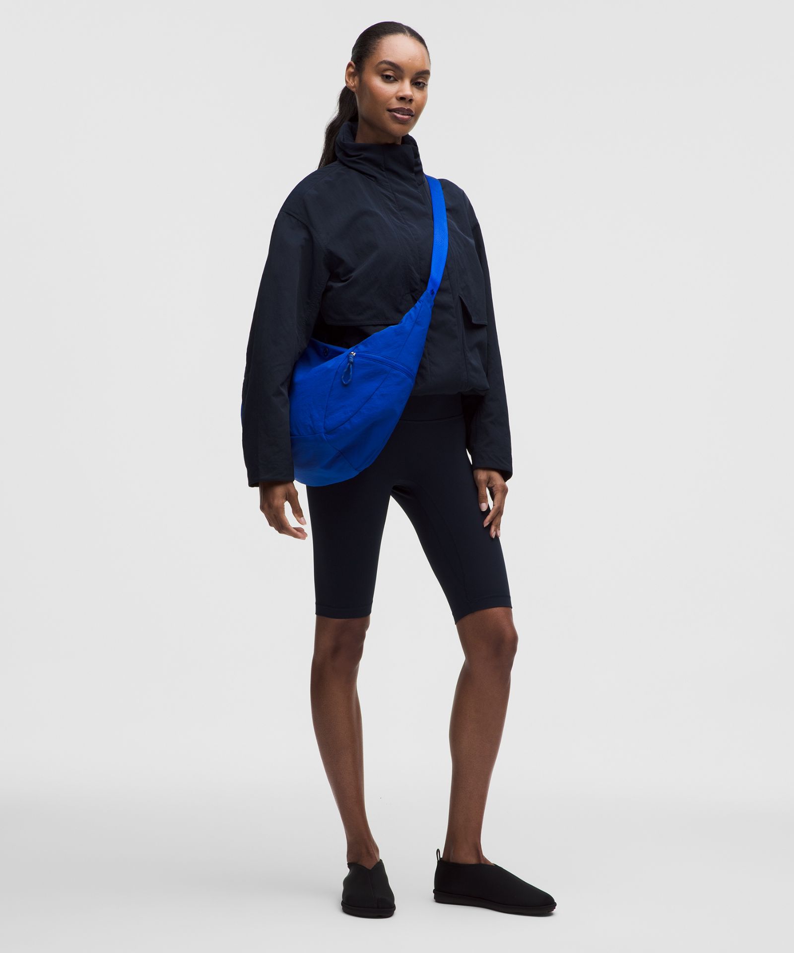 Сумка-слинг Lululemon Large Slouchy объёмом 13 л — фото 2