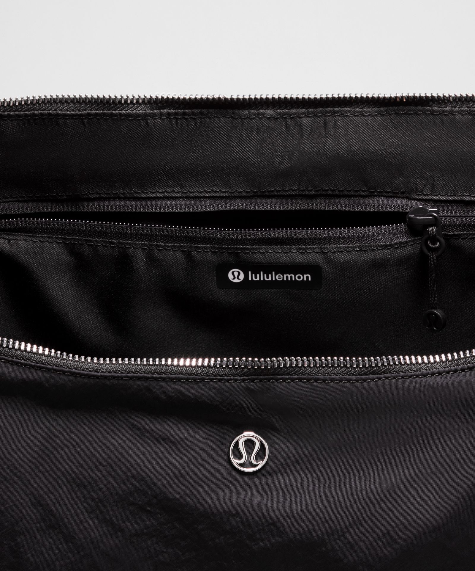 Сумка-слинг Lululemon Large Slouchy объёмом 13 л — фото 5