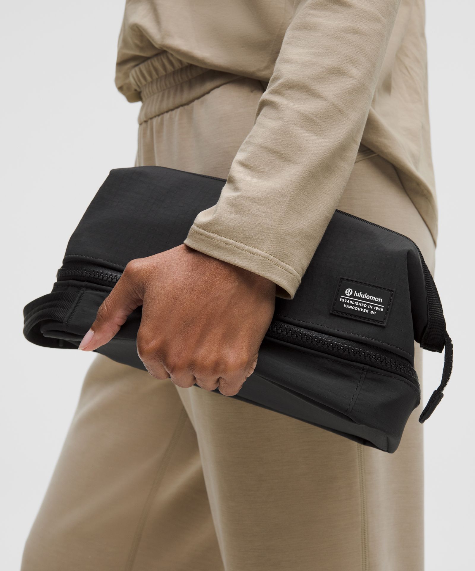Косметичка Lululemon Dual-Compartment — фото 5
