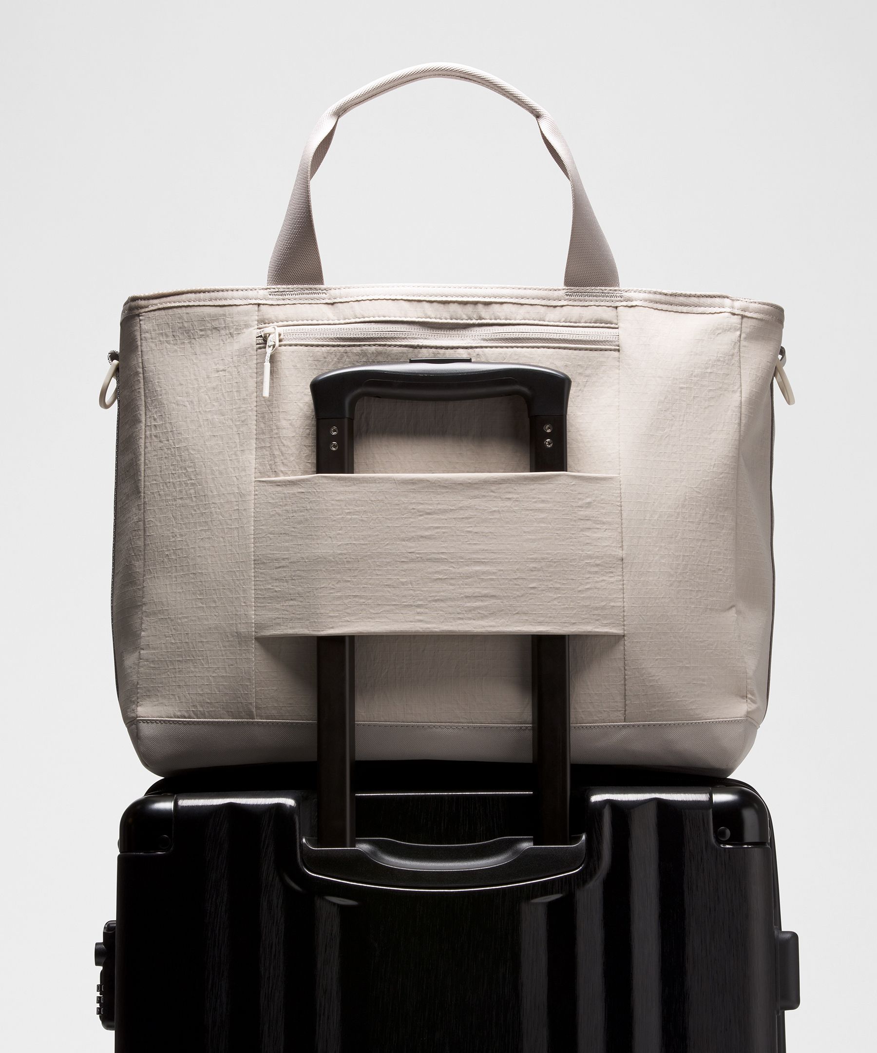 Multi-Pocket Tote Bag 19.5L