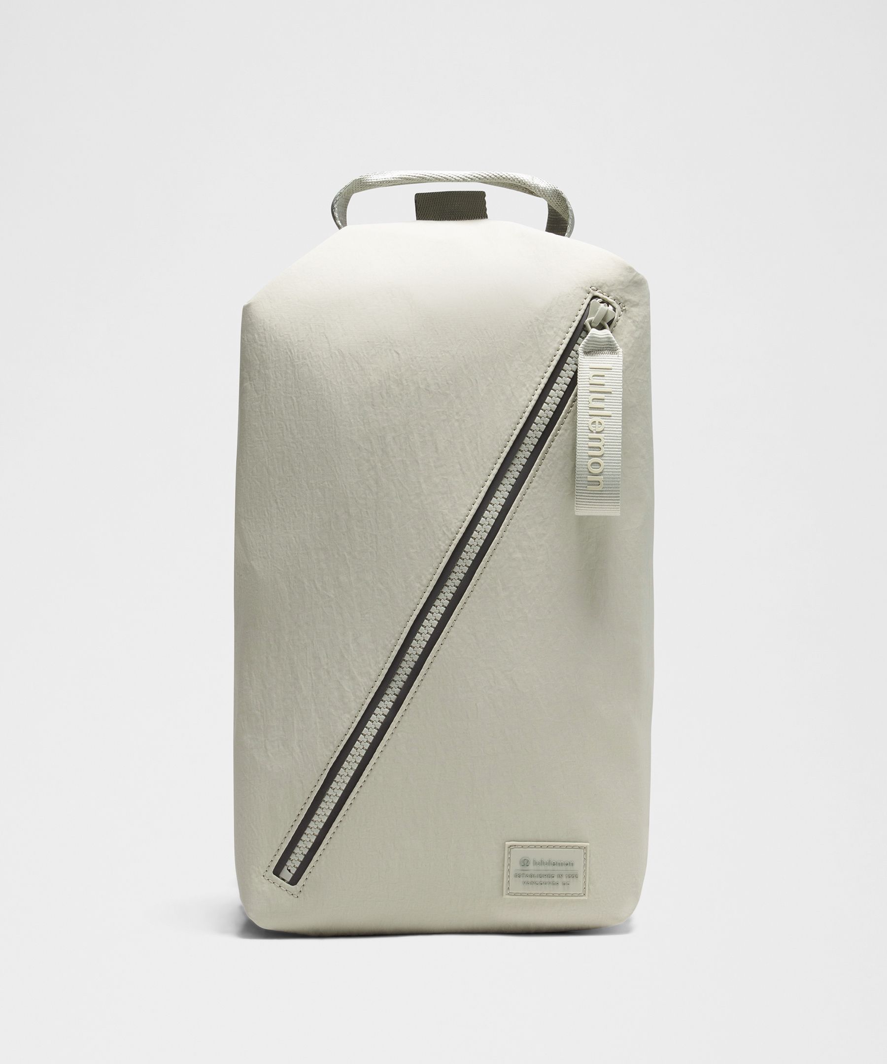 lululemon – Fast Track Bag 2.0 9L – Color Grey