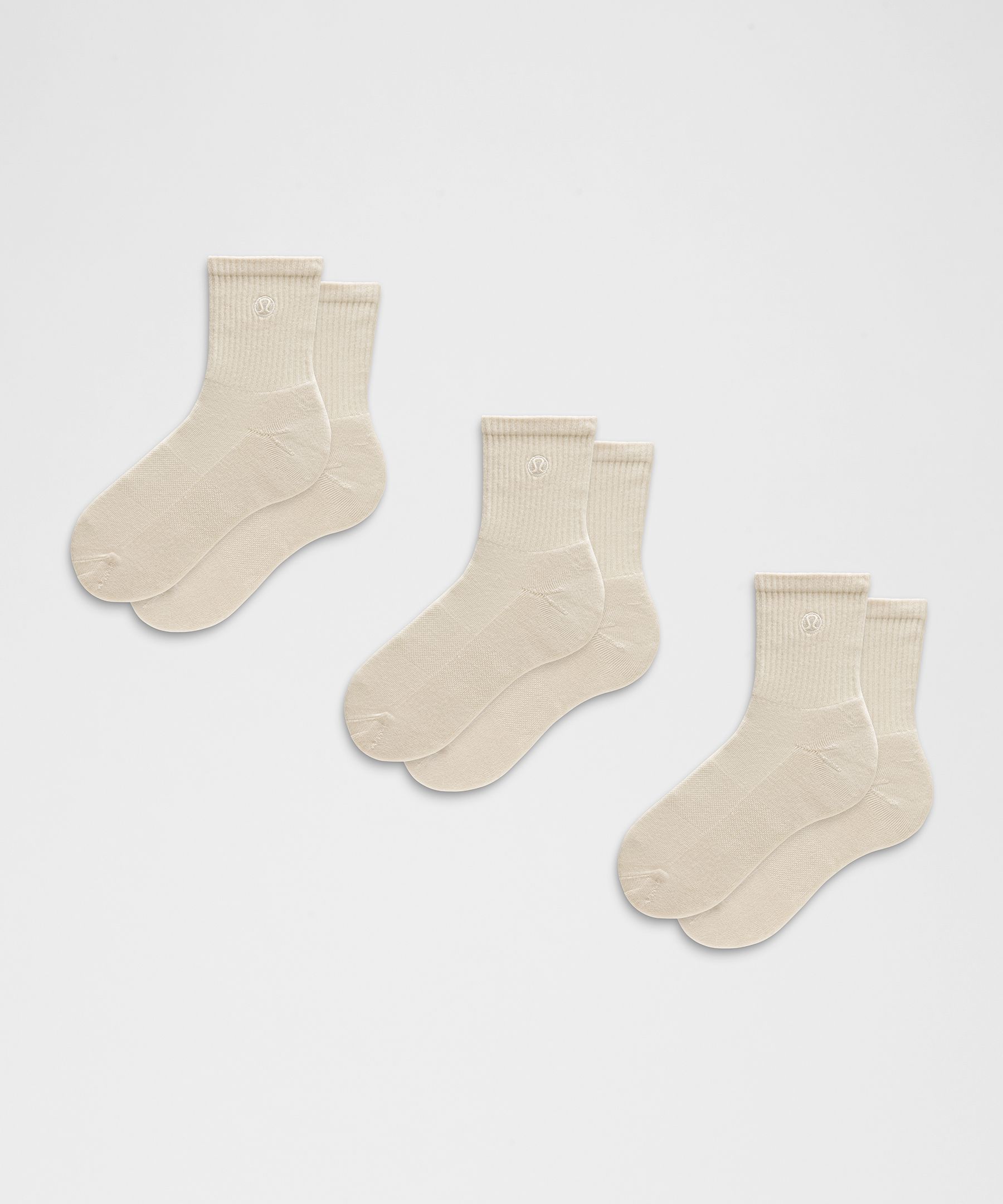 Calcetines unisex Daily Essential arriba del tobillo *Paquete de 3