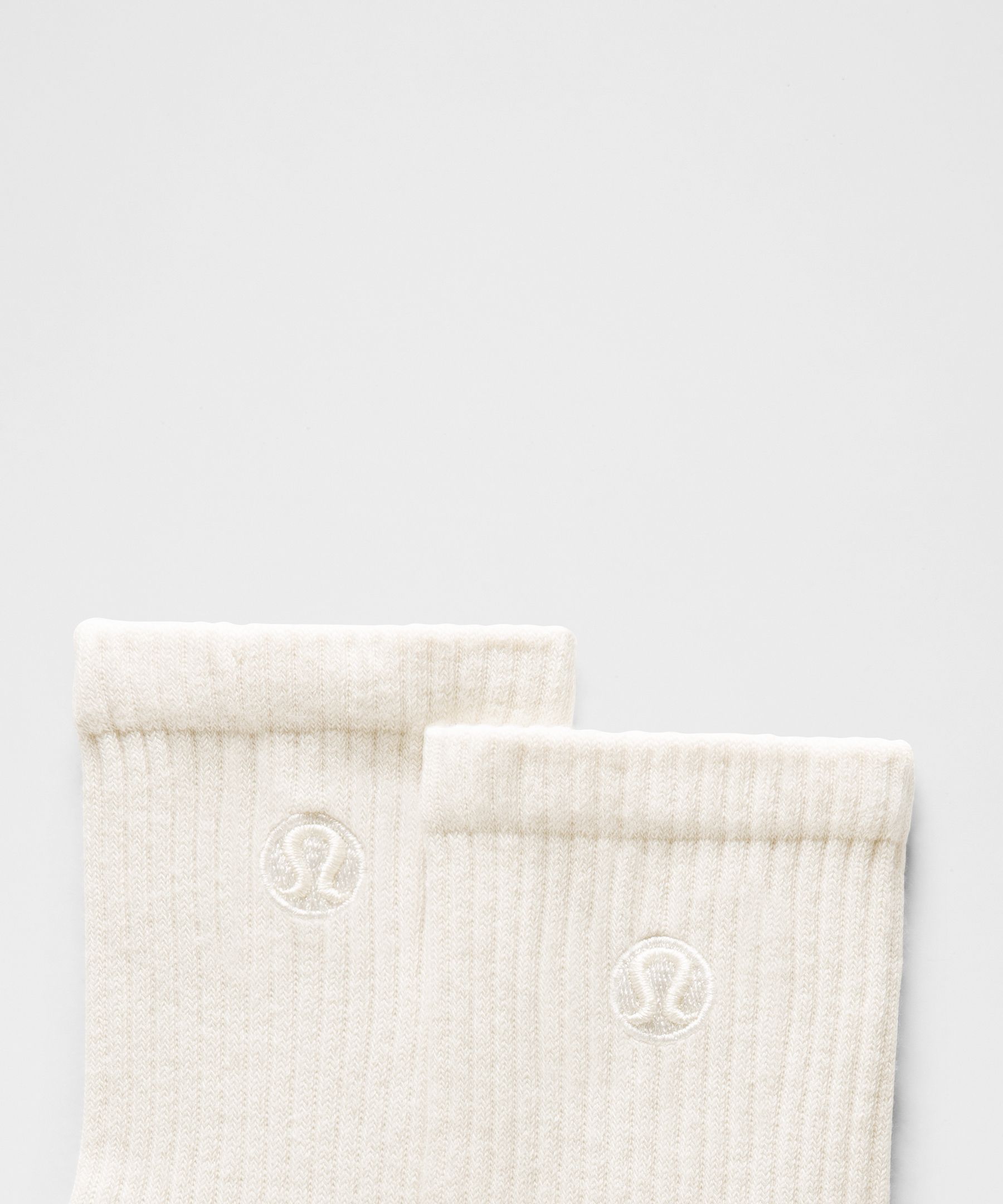 Calcetines unisex Daily Essential arriba del tobillo *Paquete de 3