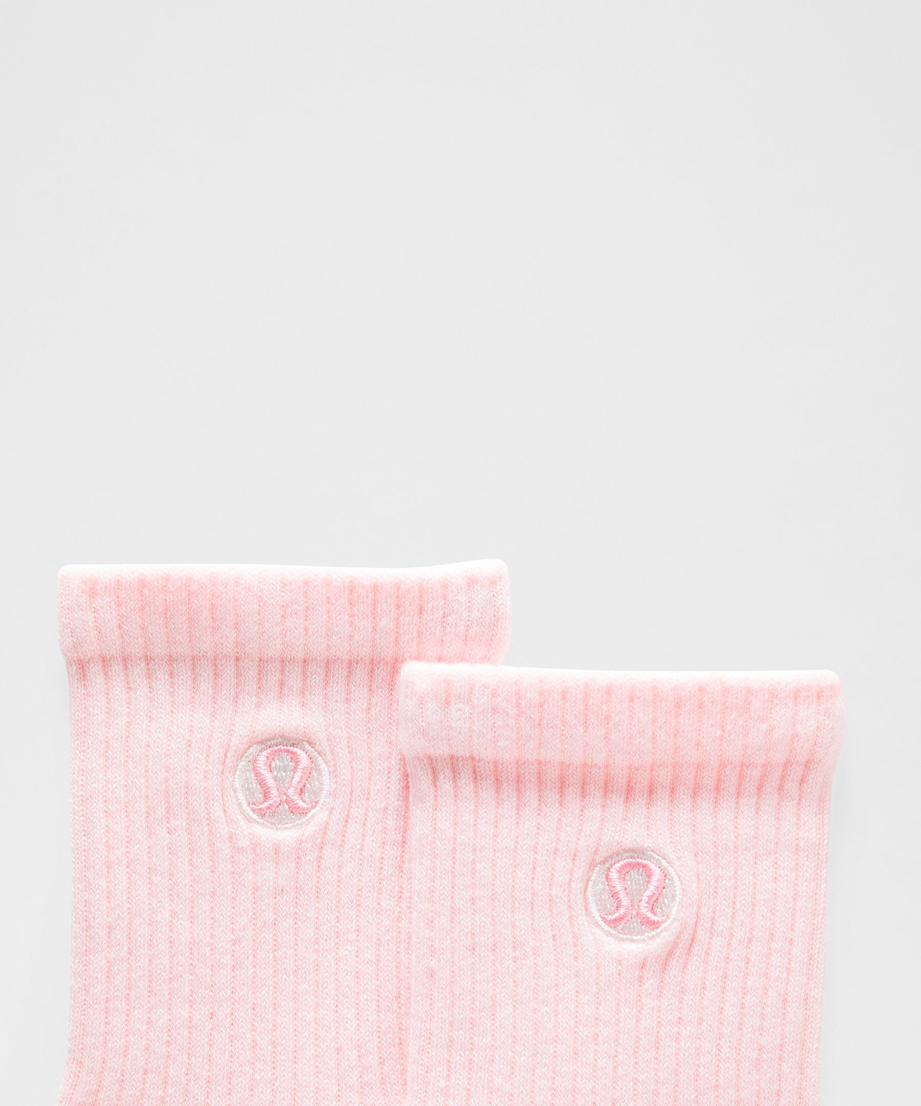 Calcetines unisex Daily Essential arriba del tobillo *Paquete de 3