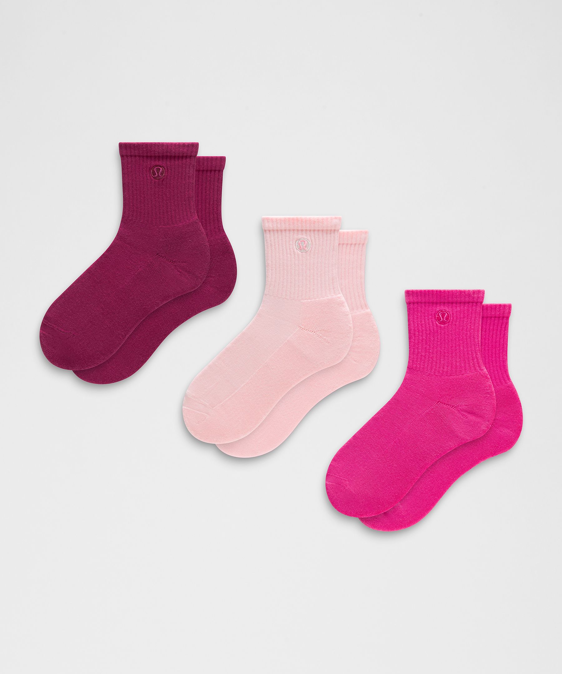 Calcetines unisex Daily Essential arriba del tobillo *Paquete de 3