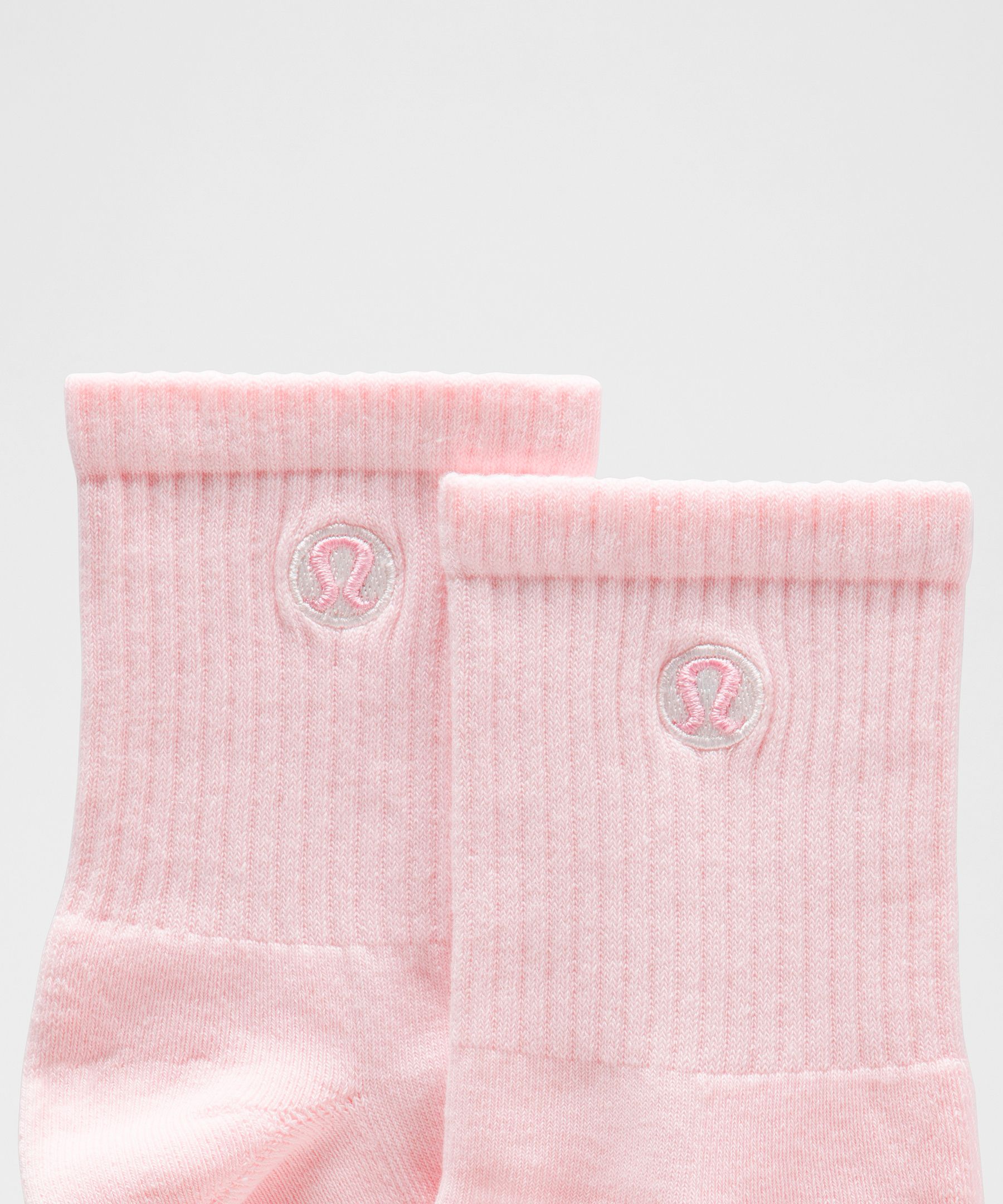 Calcetines unisex Daily Essential arriba del tobillo *Paquete de 3