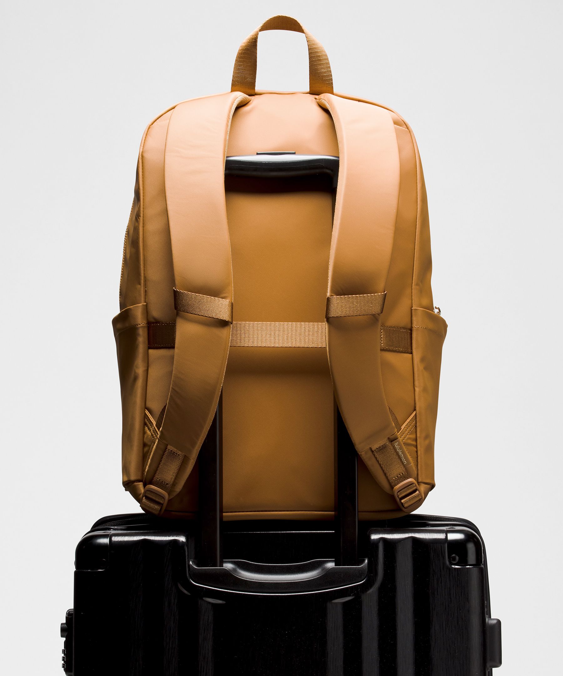 Lululemon Everywhere Backpack 22l