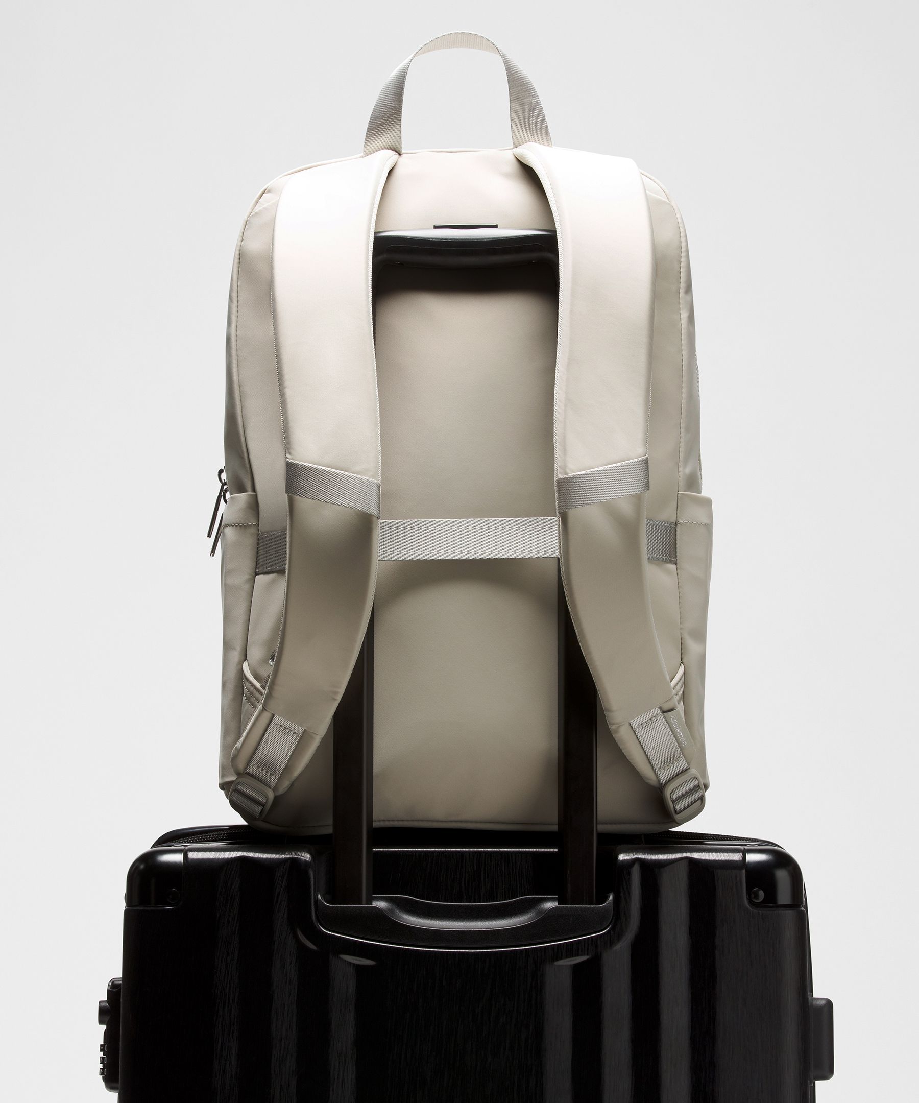 Everywhere Backpack 22L