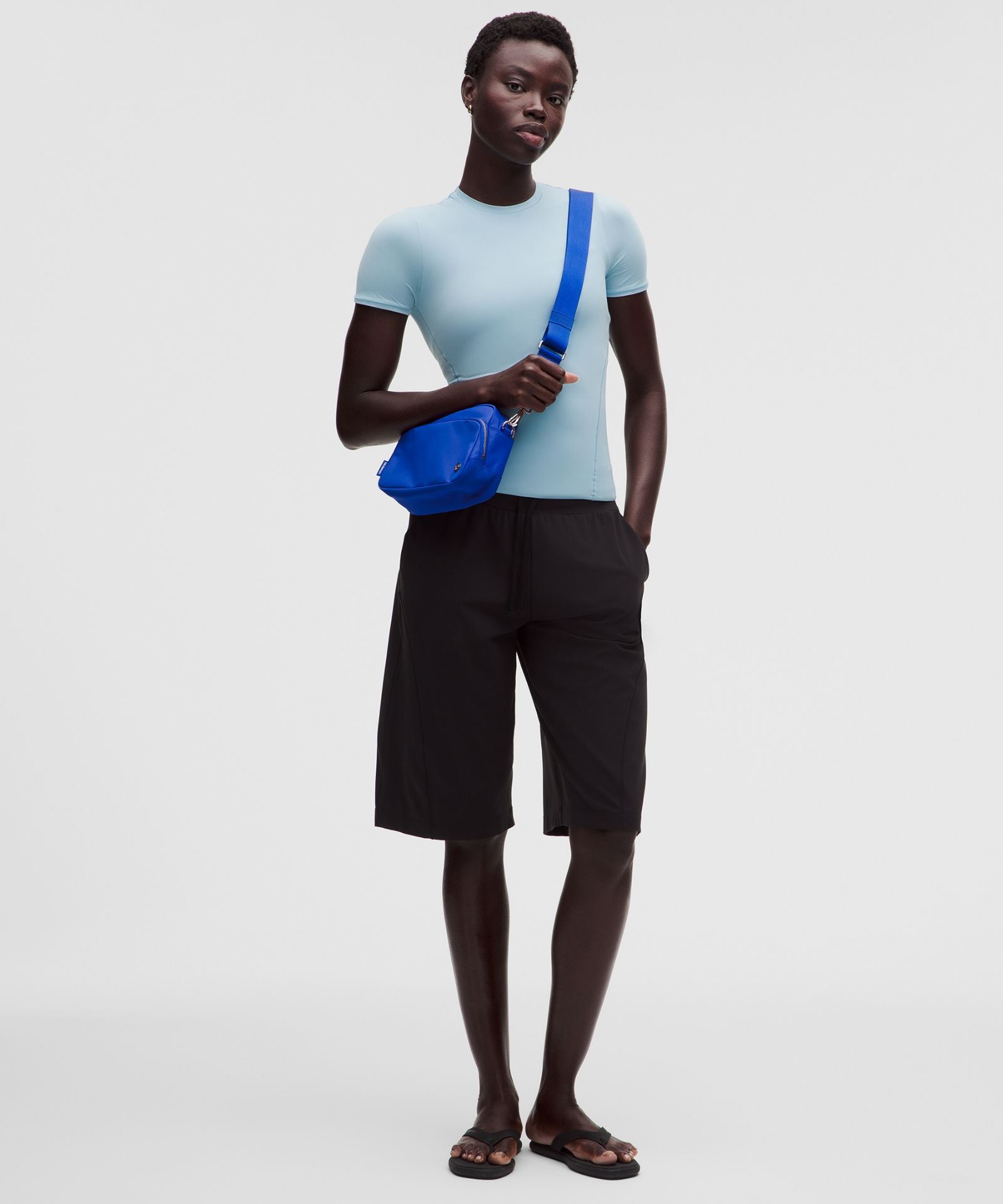 Сумка кросс-боди Lululemon Everywhere Large объёмом 3 л — фото 2