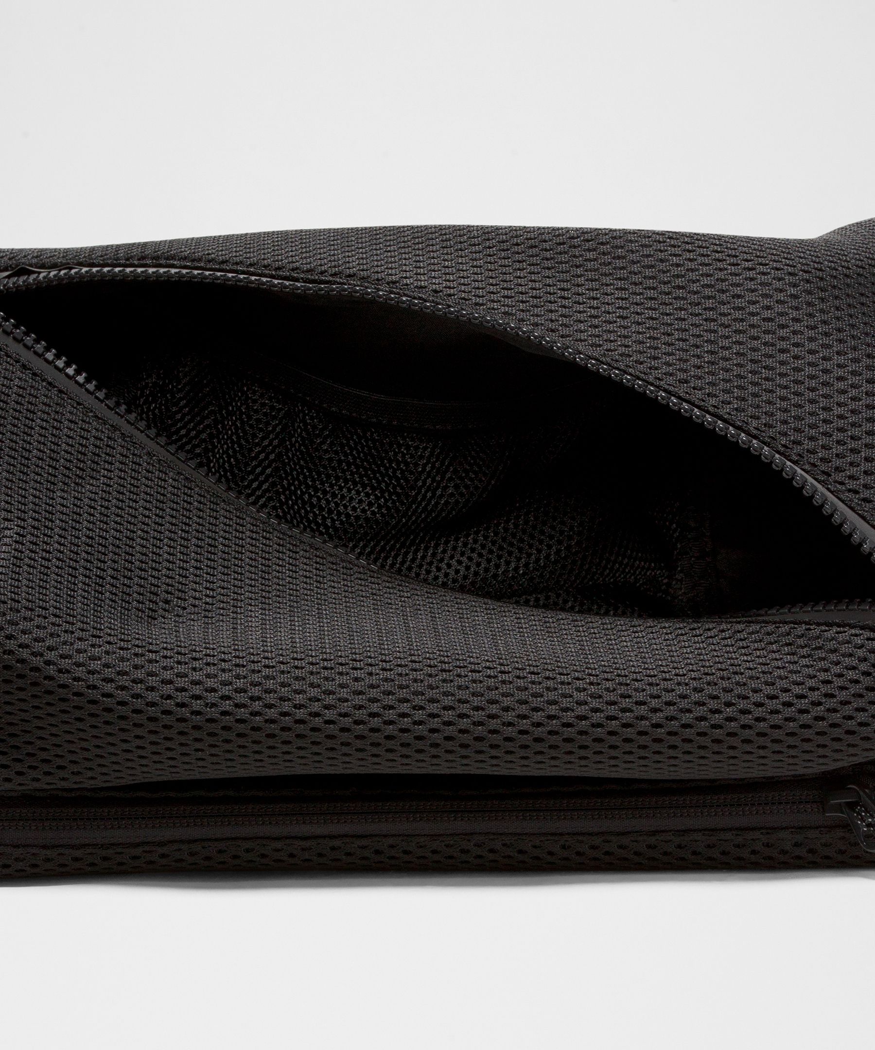 Shop Lululemon - Fast Track Bag 8l  - Black,neutral