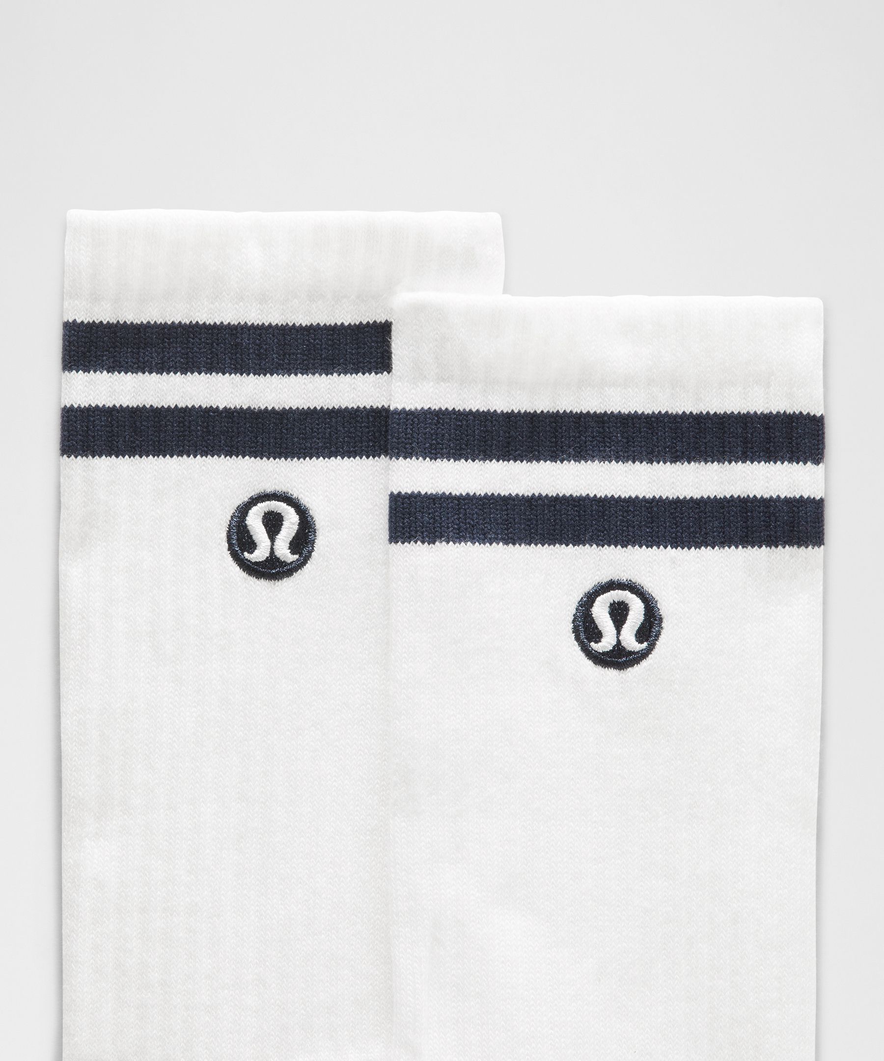 Calcetines unisex Daily Essential tipo crew *Con rayas