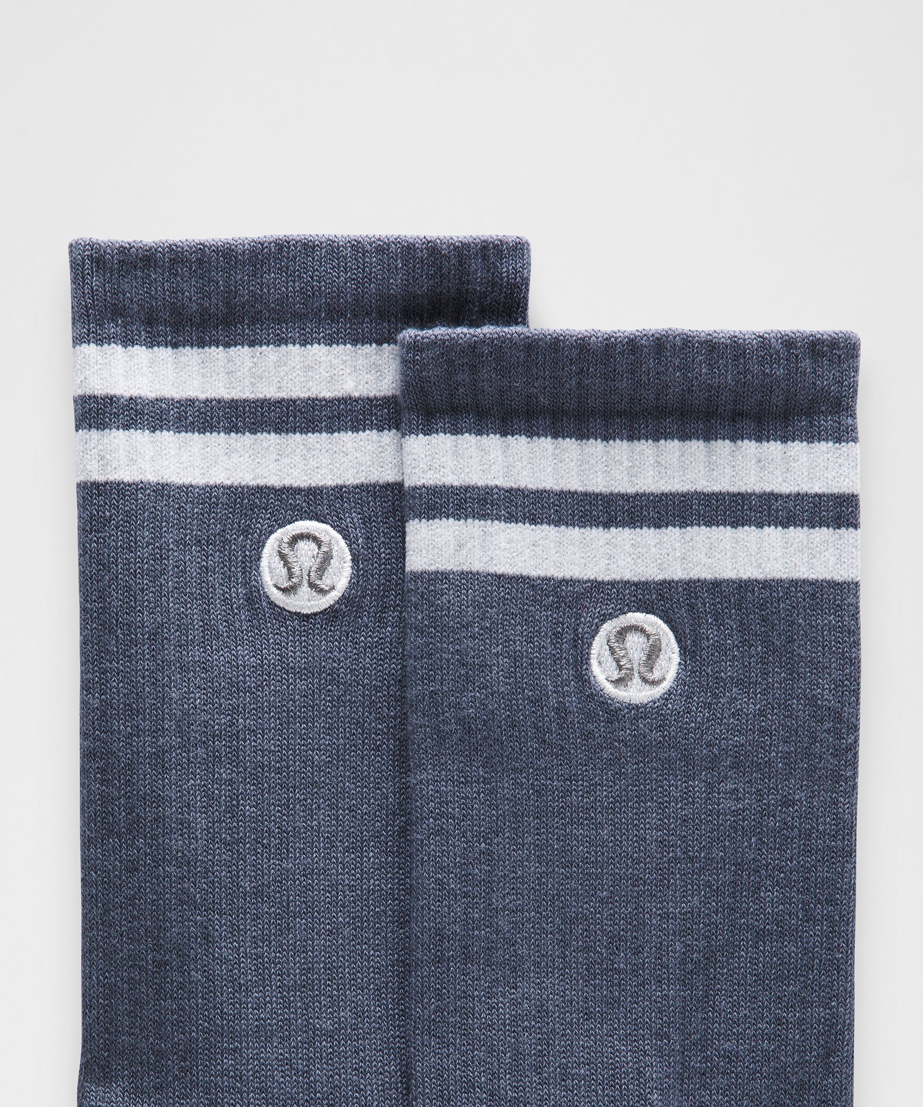 Calcetines unisex Daily Essential tipo crew *Con rayas