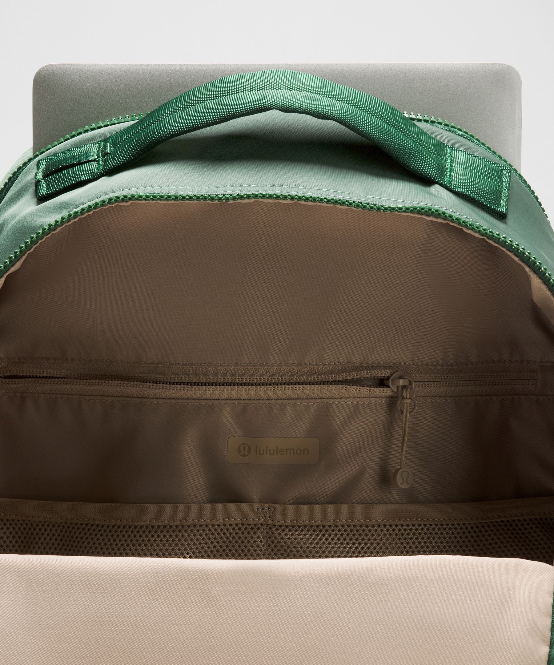 New Crew Backpack 22L
