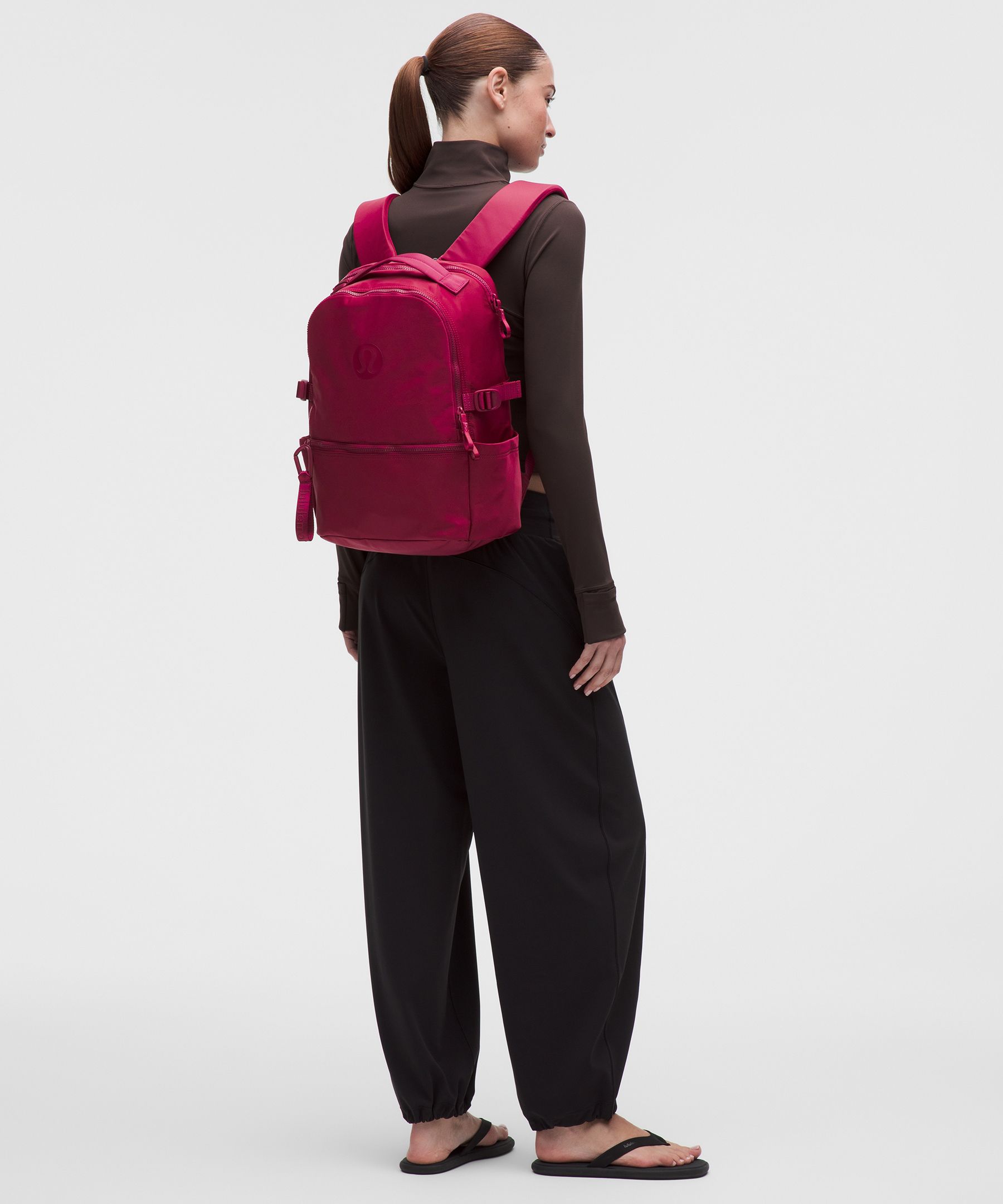 New Crew バックパック 22L *アップデート