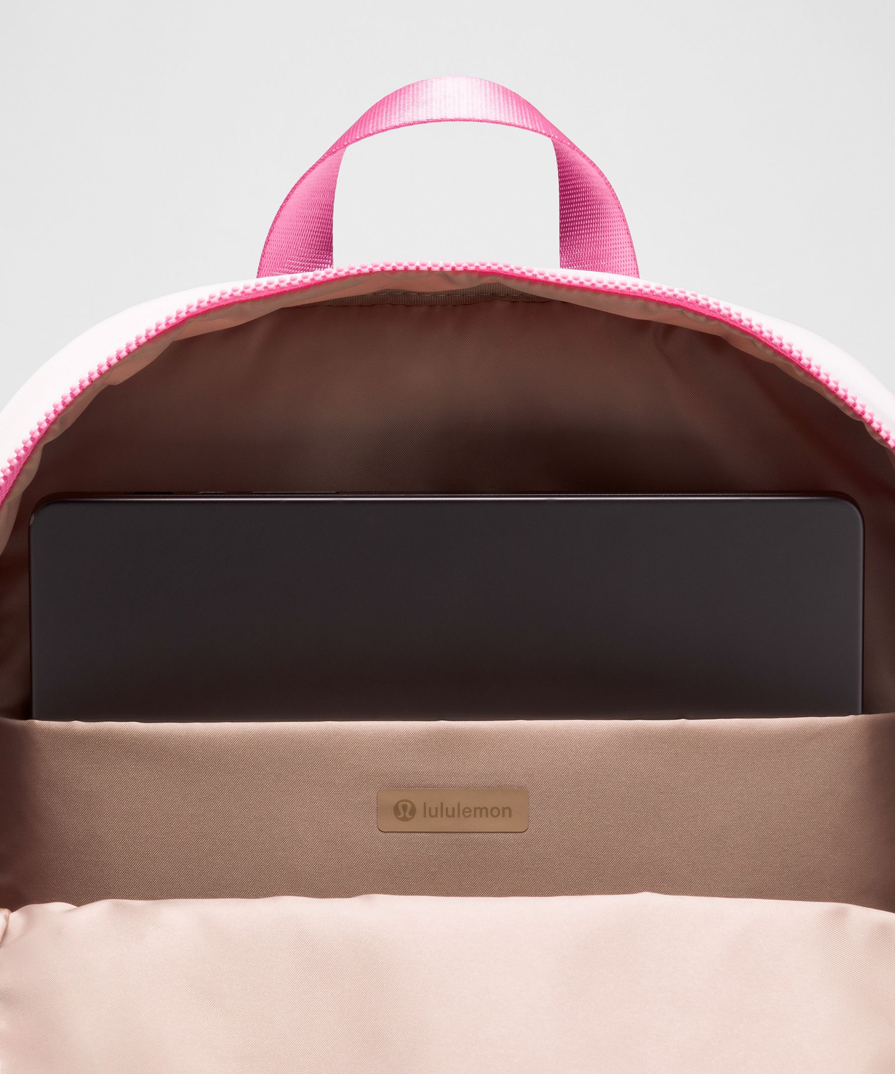 Everywhere Backpack 22L