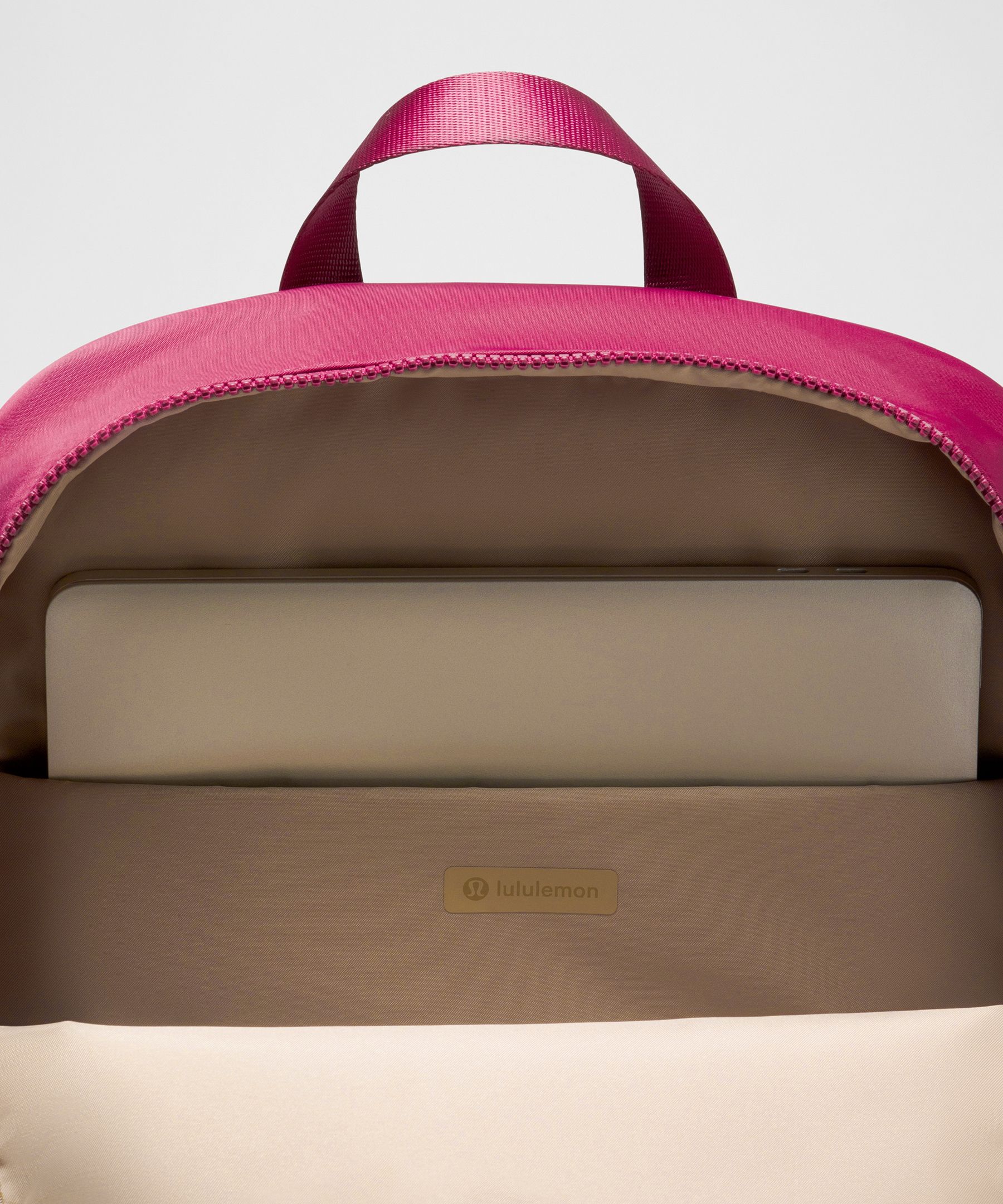 Everywhere Backpack 22L