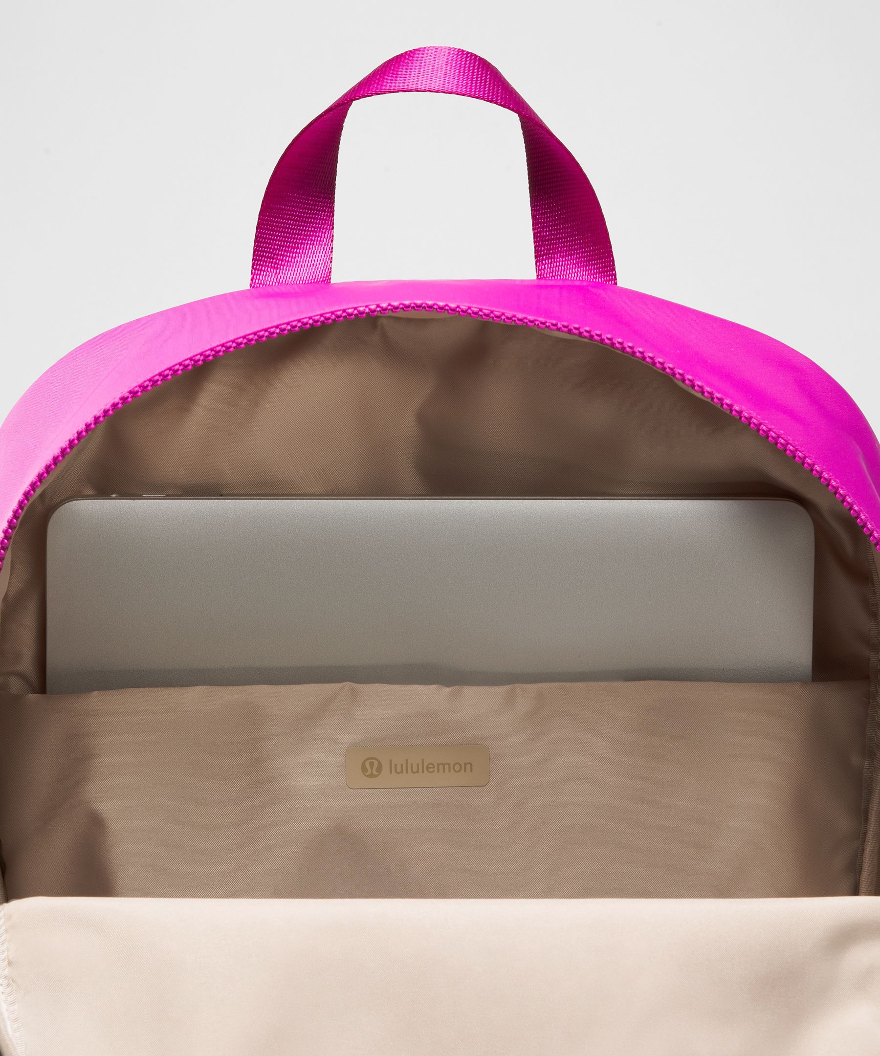 Everywhere Backpack 22L