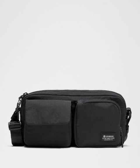 Сумка кросс-боди Lululemon Multi-Pocket объёмом 2,5 л