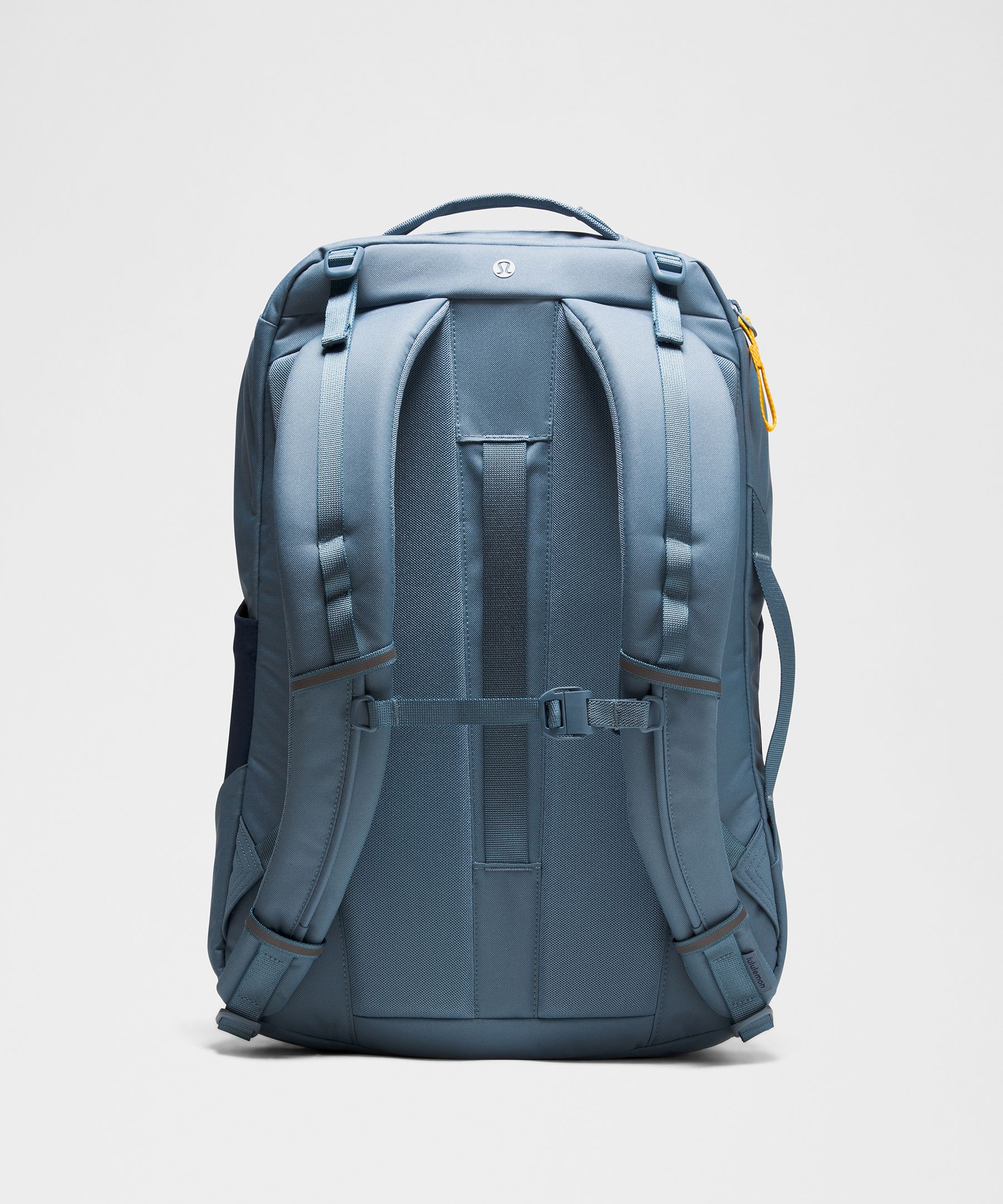 Triple-Zip Backpack 28L