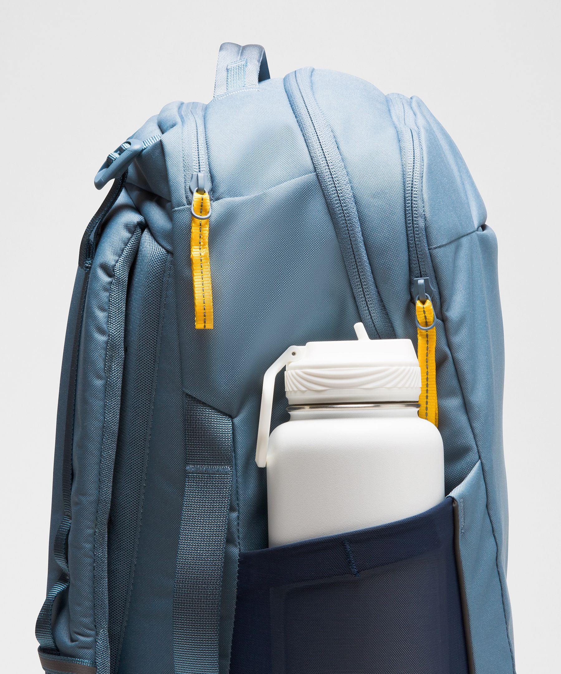 Triple-Zip Backpack 28L