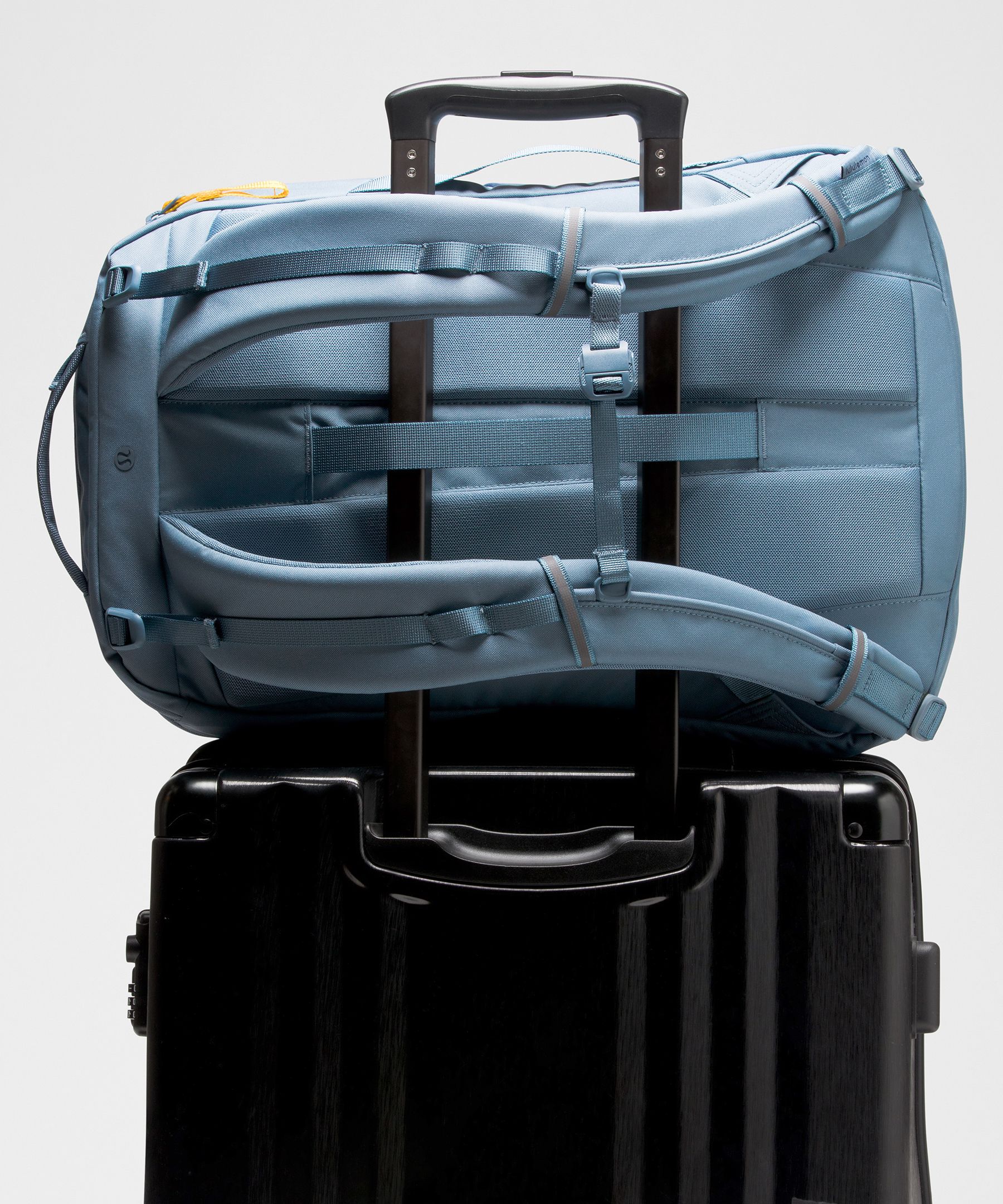 Triple-Zip Backpack 28L