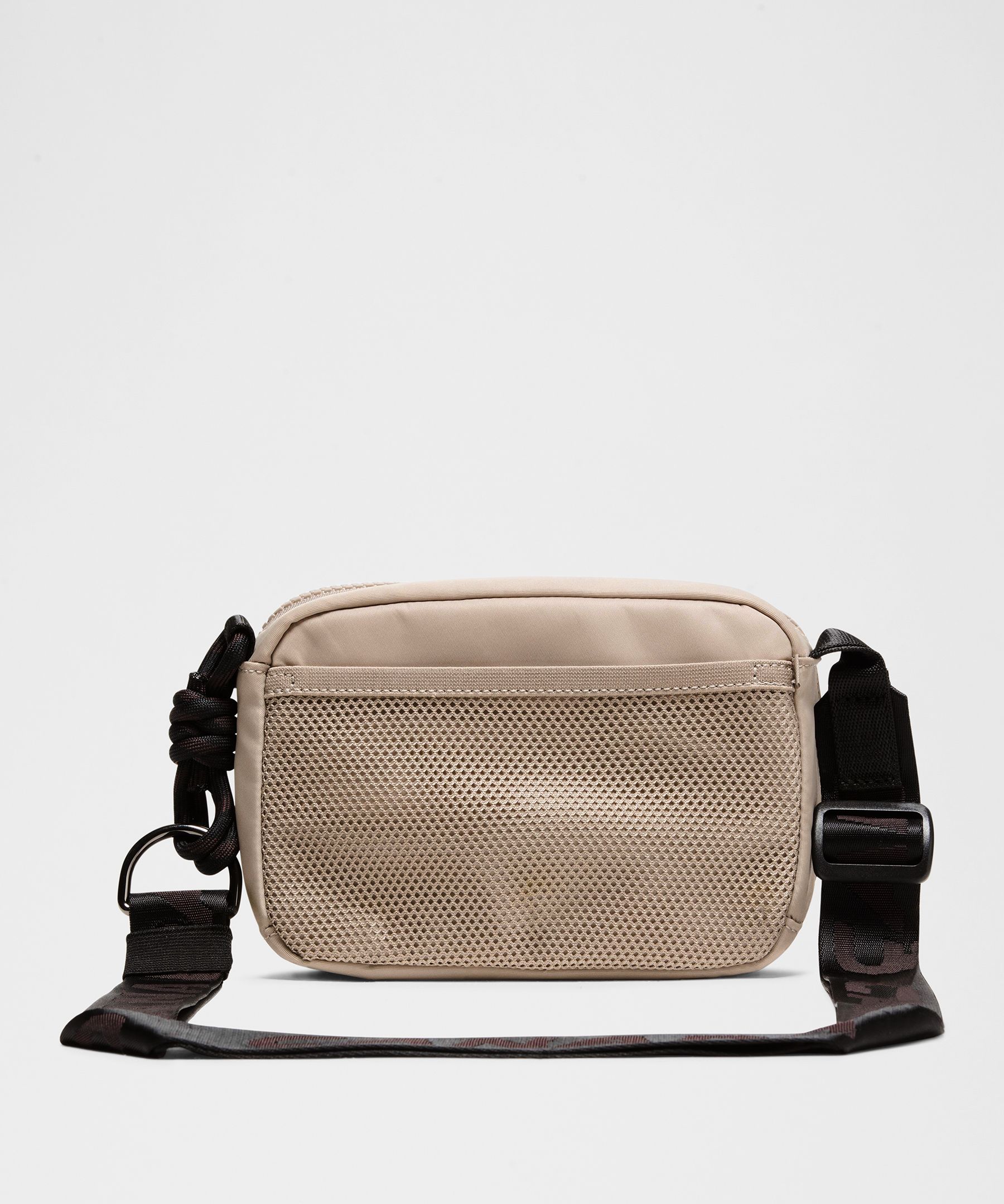 Lululemon Team Canada Future Legacy Easy Access Bag 1.5l