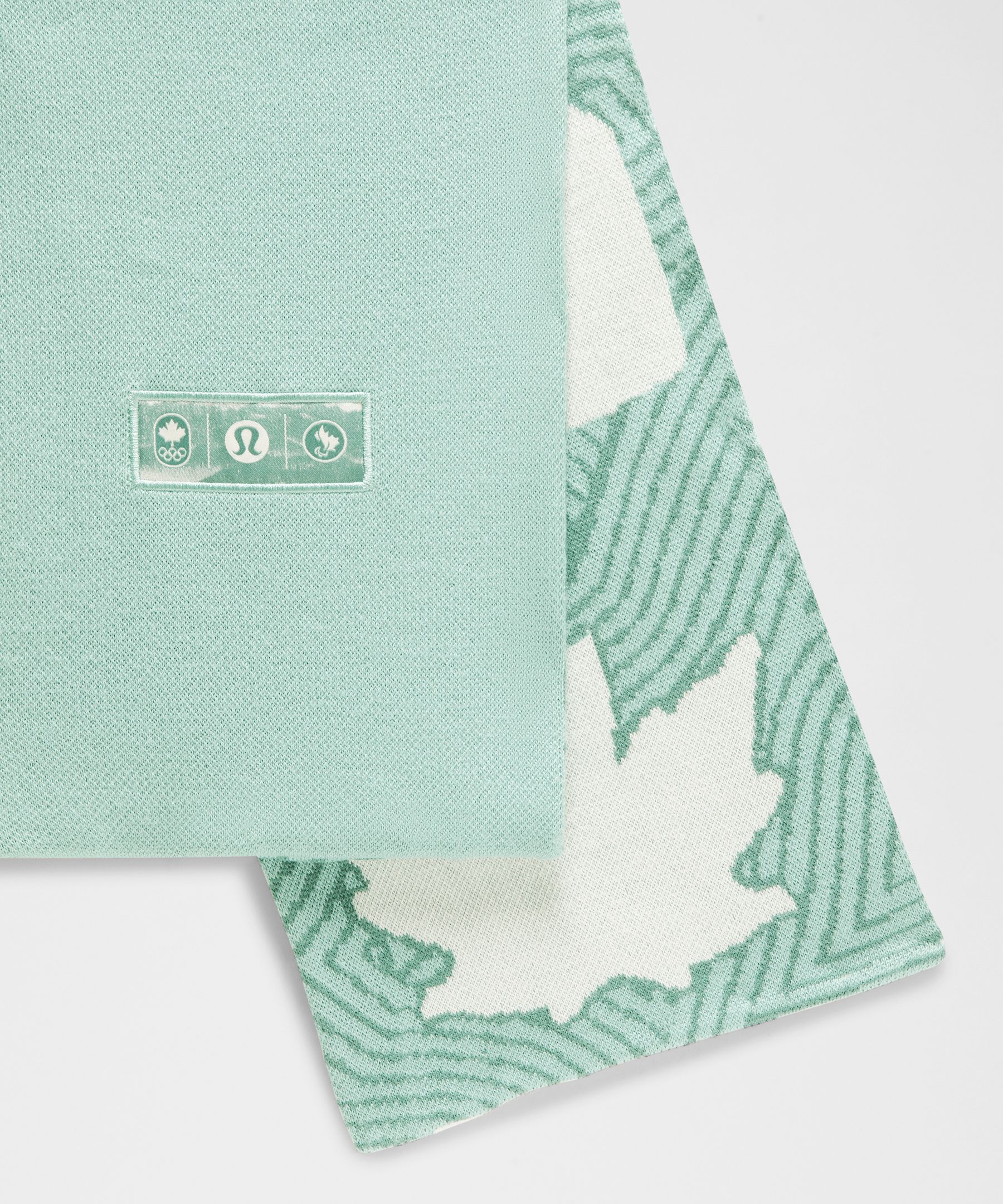 Lululemon Team Canada Future Legacy Scarf