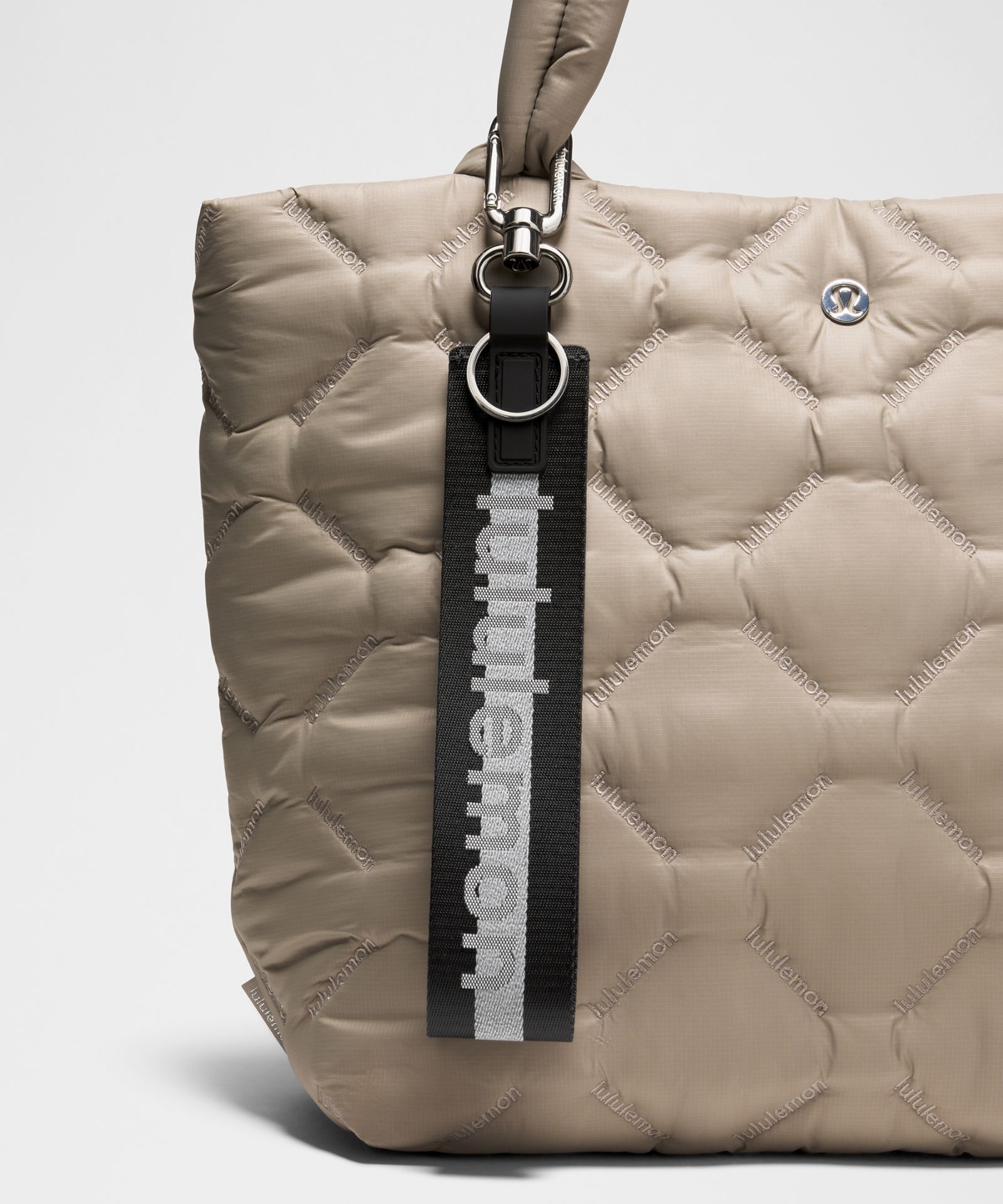 Брелоки Lululemon Never Lost Keychain *Reflective Effect — фото 2