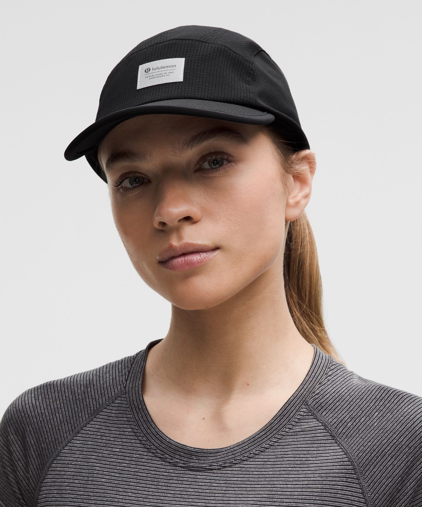 Женская кепка Lululemon Multi-Panel Running, цвет: Чёрный — фото 4