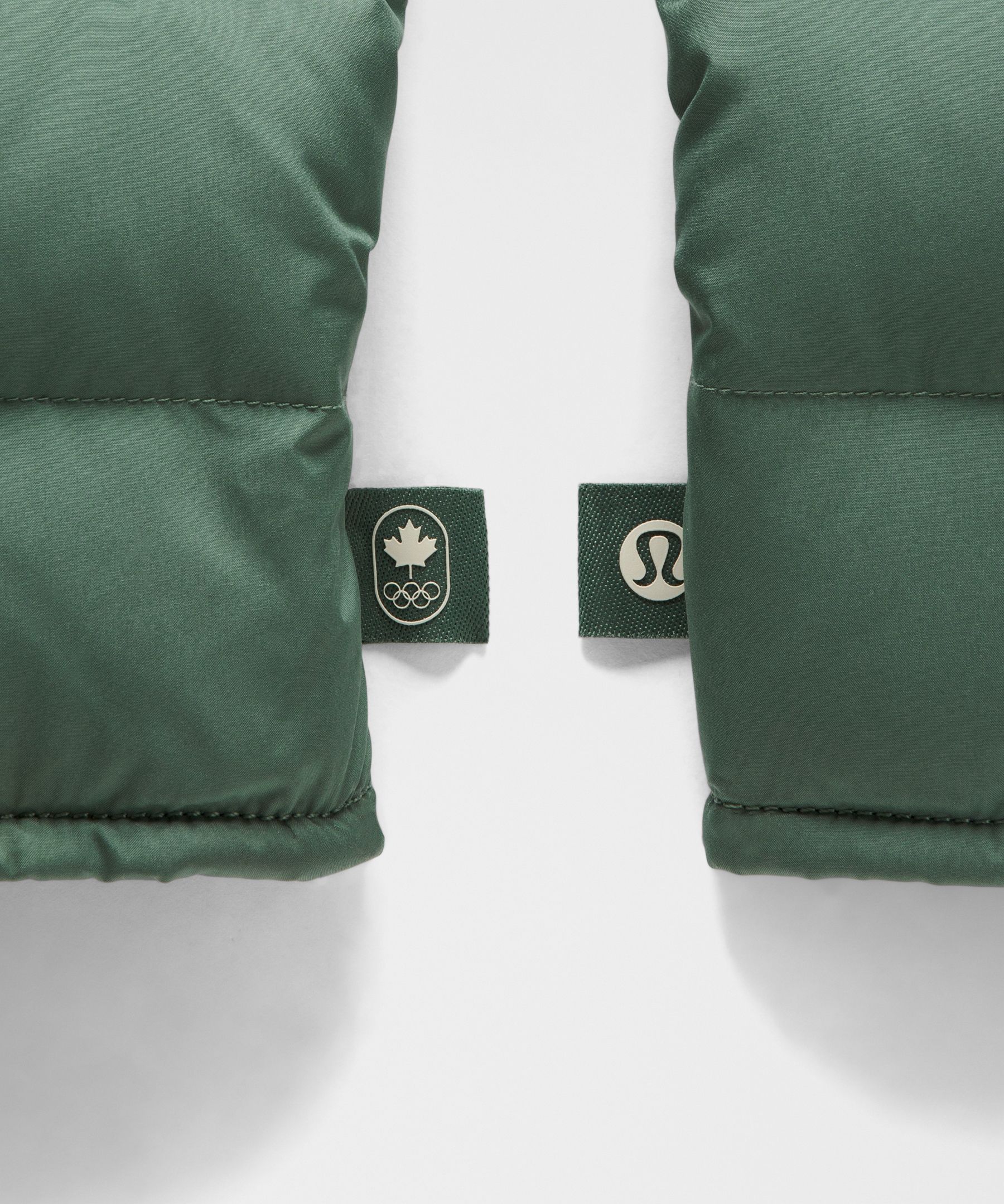 Team Canada Wunder Puff Mittens *COC Logo